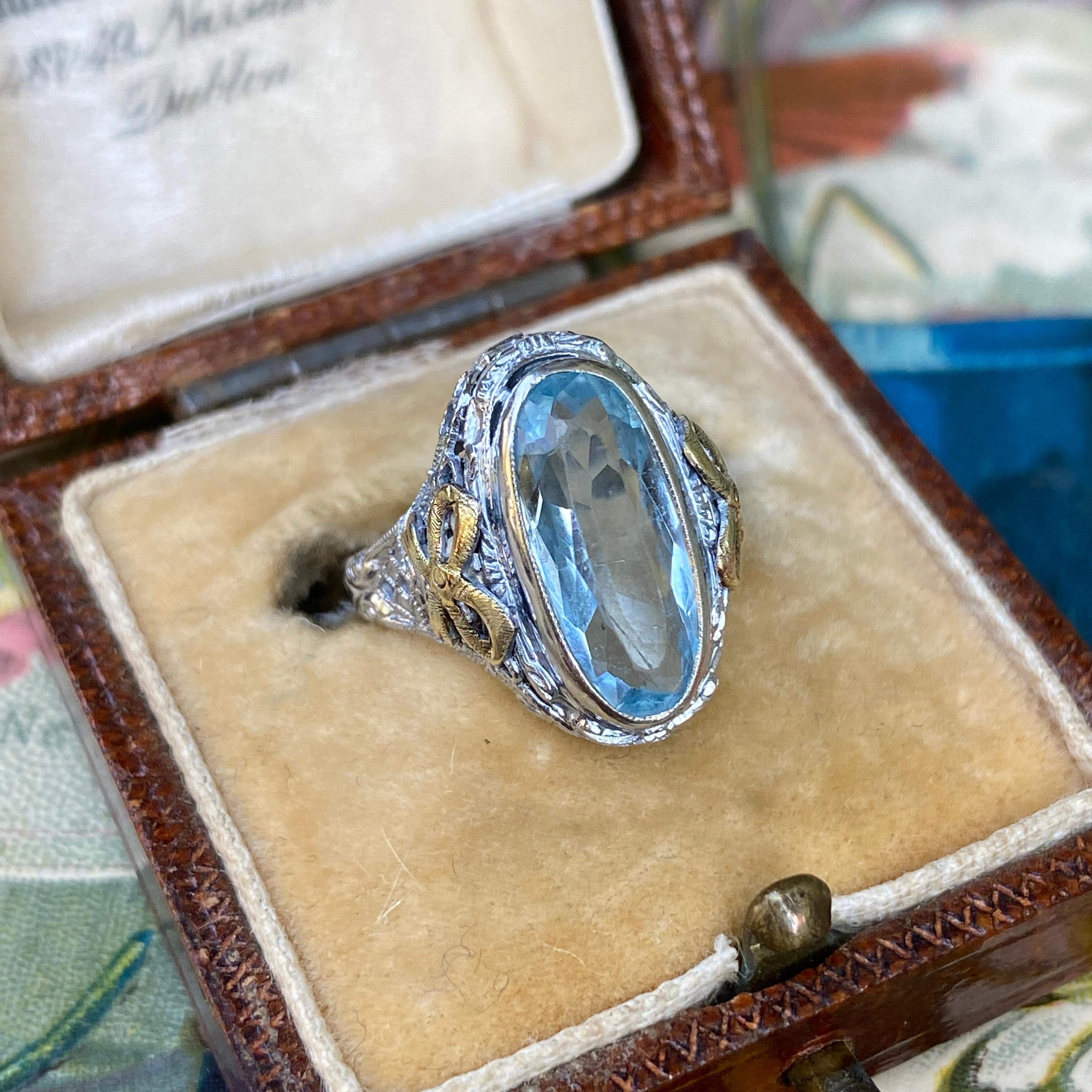 Vintage Aquamarine 14K Two-Tone Ribbon Filigree Ring For Sale 1