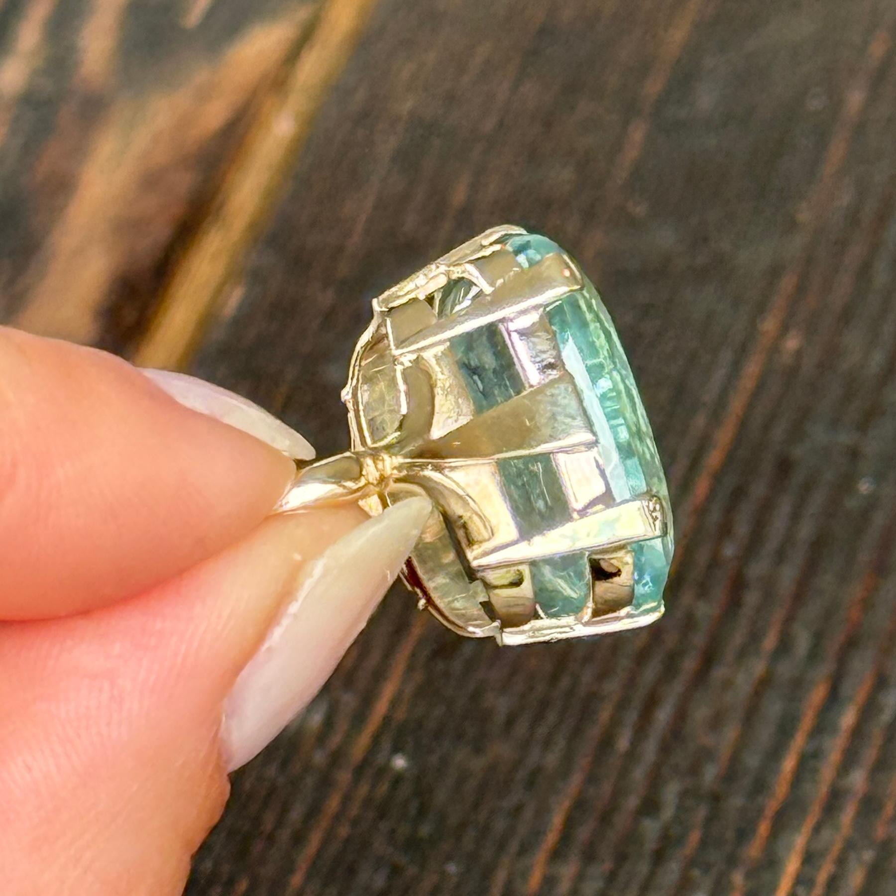 Bague cocktail vintage en aigue-marine et or 9 carats Bon état - En vente à Chipping Campden, GB