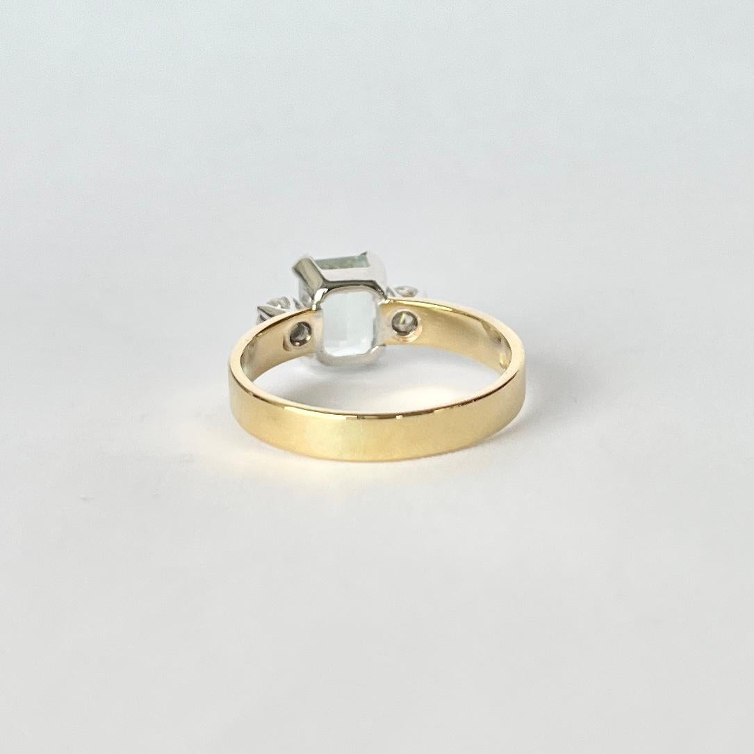 Bague solitaire vintage en or 18 carats avec aigue-marine et diamant Excellent état - En vente à Chipping Campden, GB