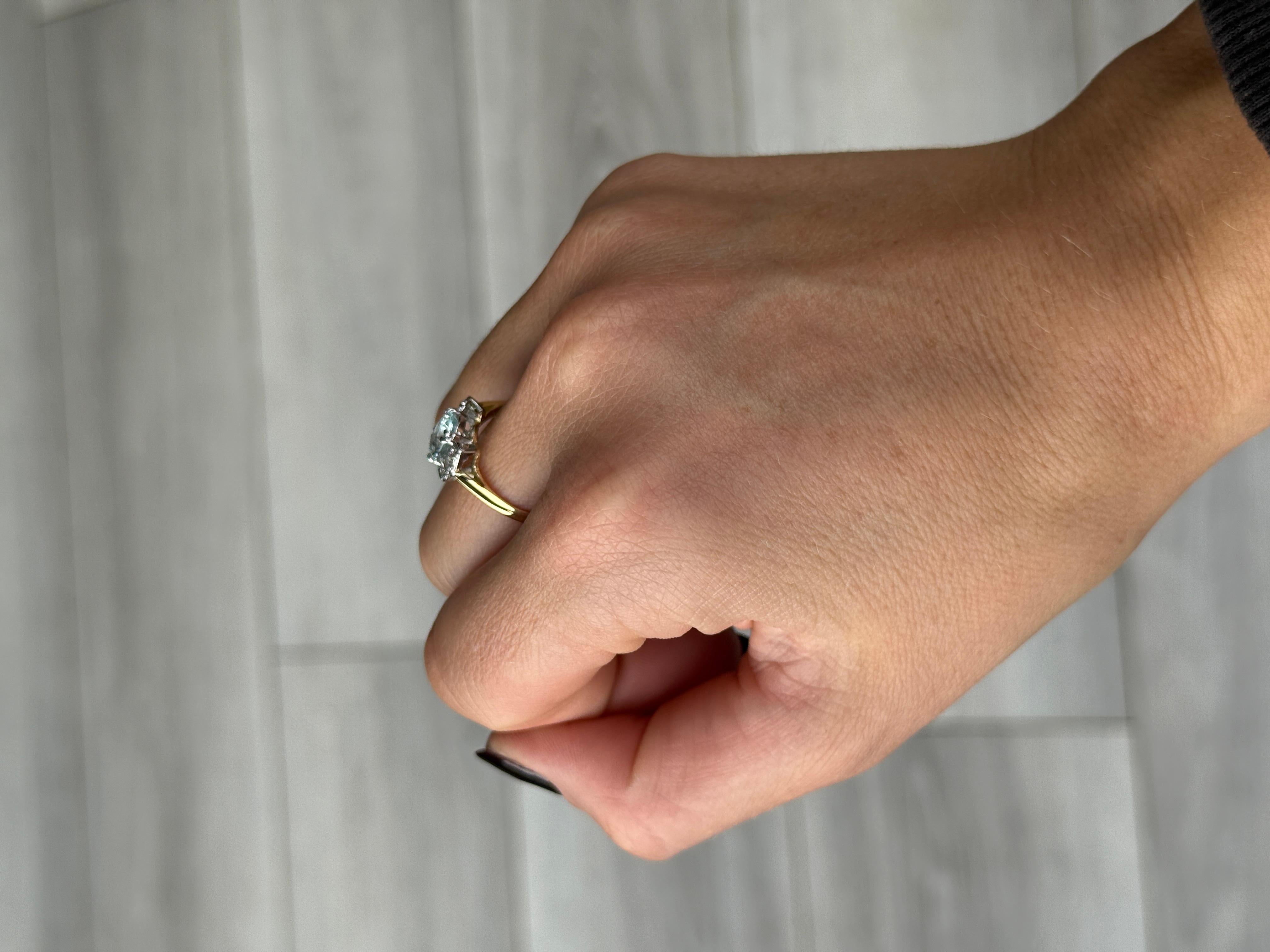 18 Karat Gold Solitär-Ring mit Aquamarin und Diamant im Zustand „Gut“ im Angebot in Chipping Campden, GB