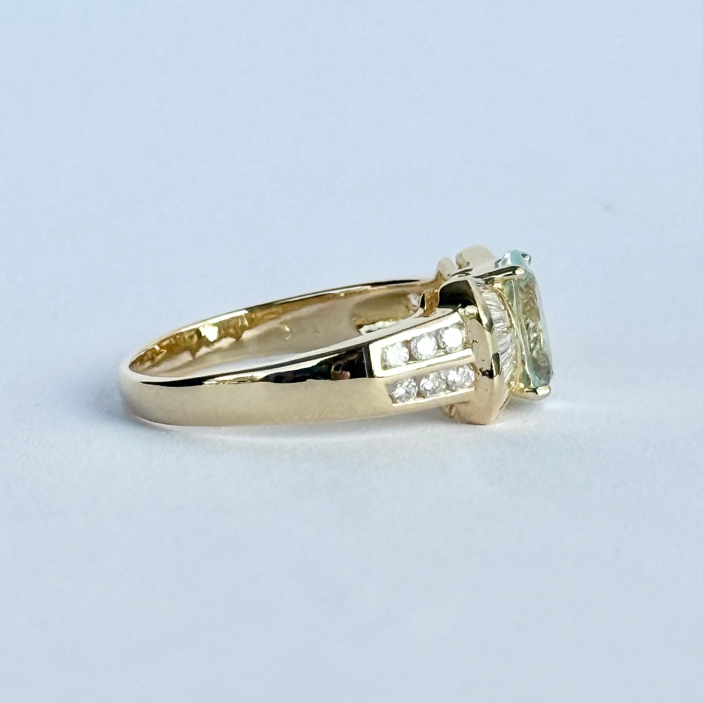 Anillo solitario vintage de oro de 18 quilates con aguamarina y diamantes en venta 2