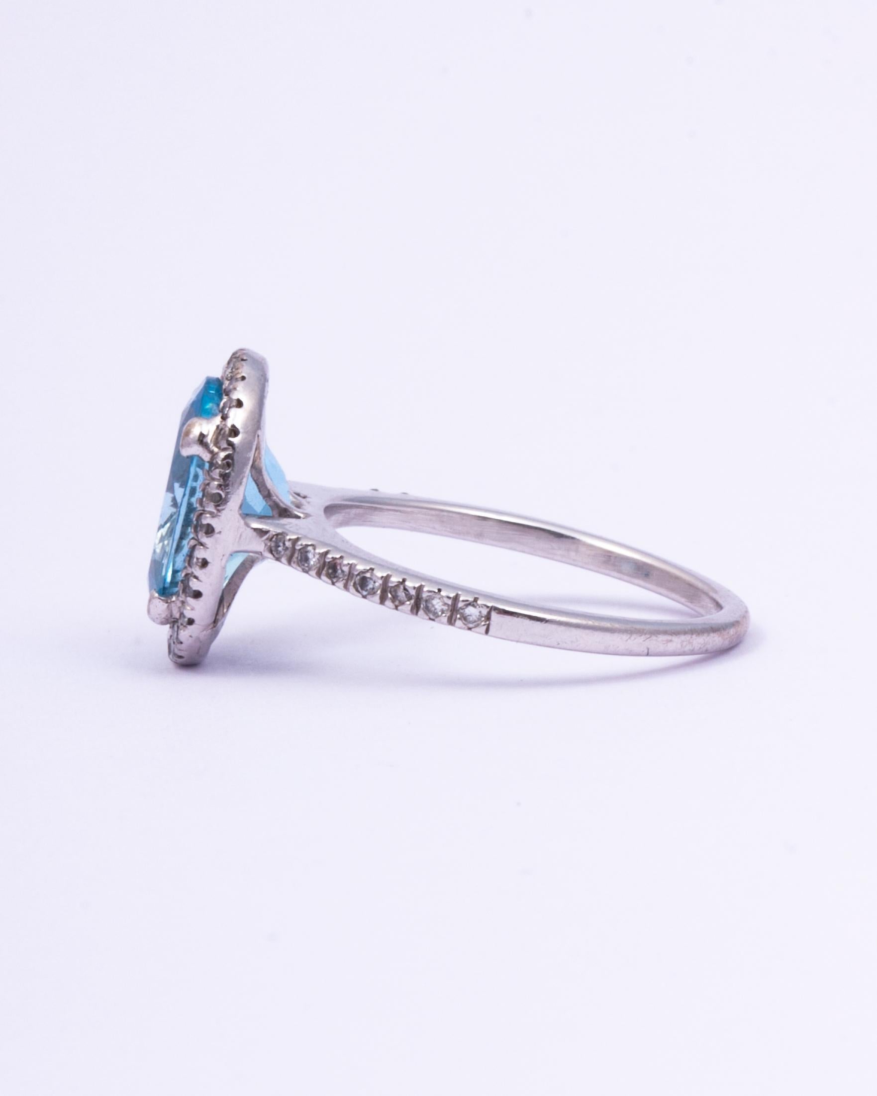 Modern Vintage Aquamarine and Diamond 18 Carat White Gold Cluster Ring