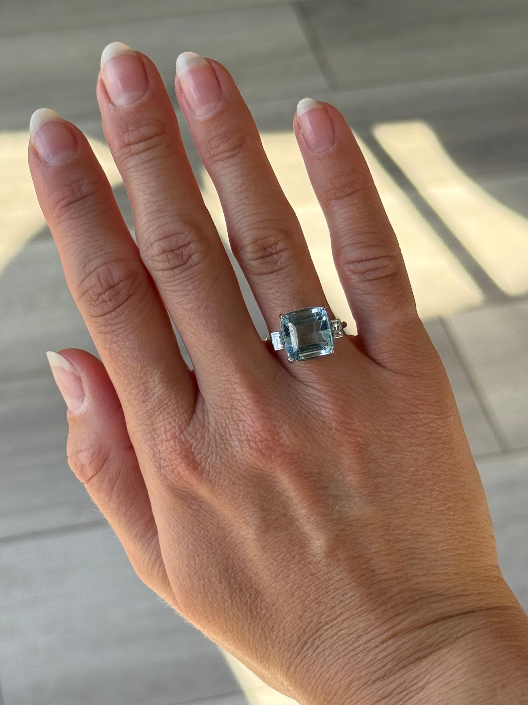 Vintage Aquamarin und Diamant 18 Karat Weißgold Solitär Ring im Zustand „Gut“ im Angebot in Chipping Campden, GB