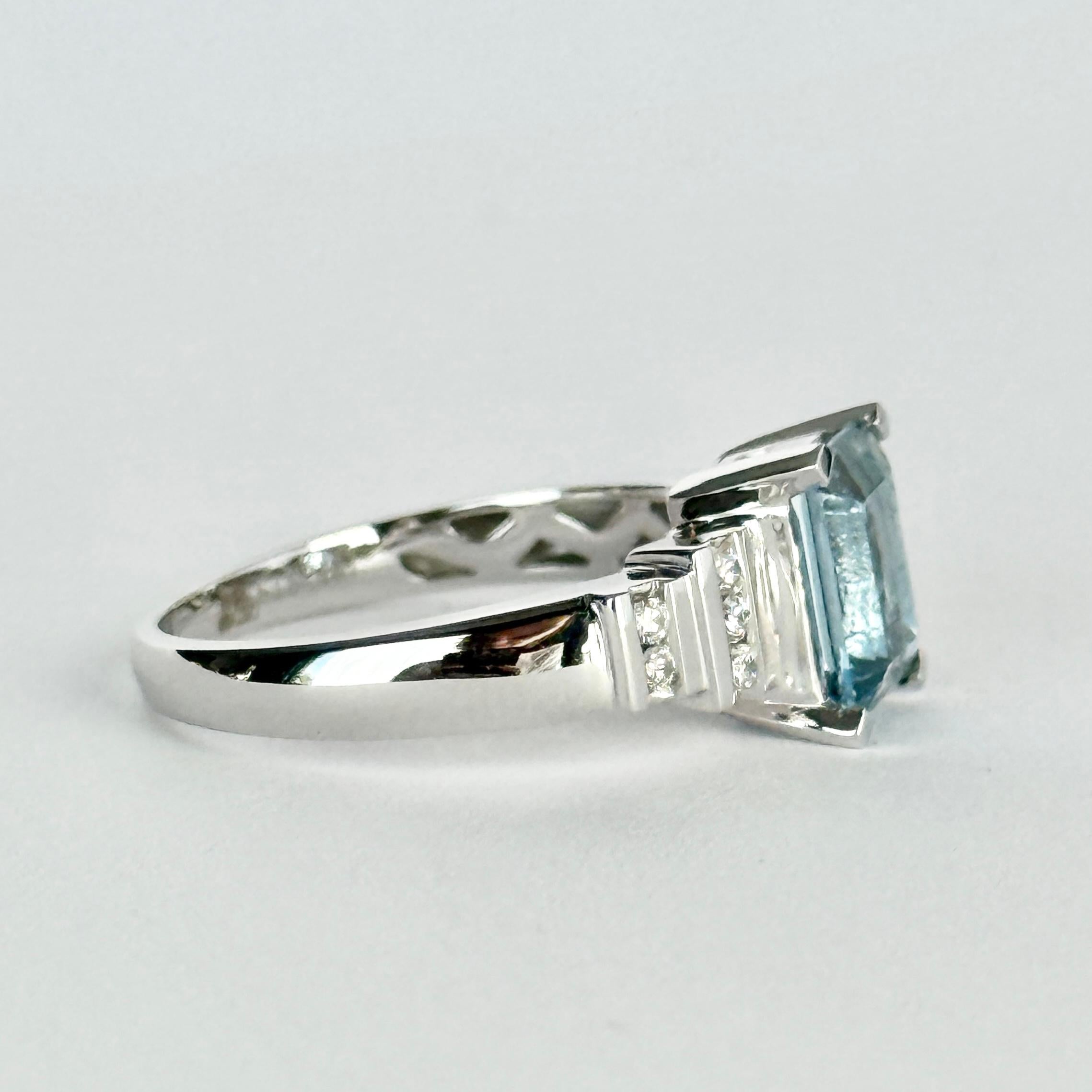 Vintage Aquamarine and Diamond 18 Carat White Gold Solitaire Ring For Sale 1
