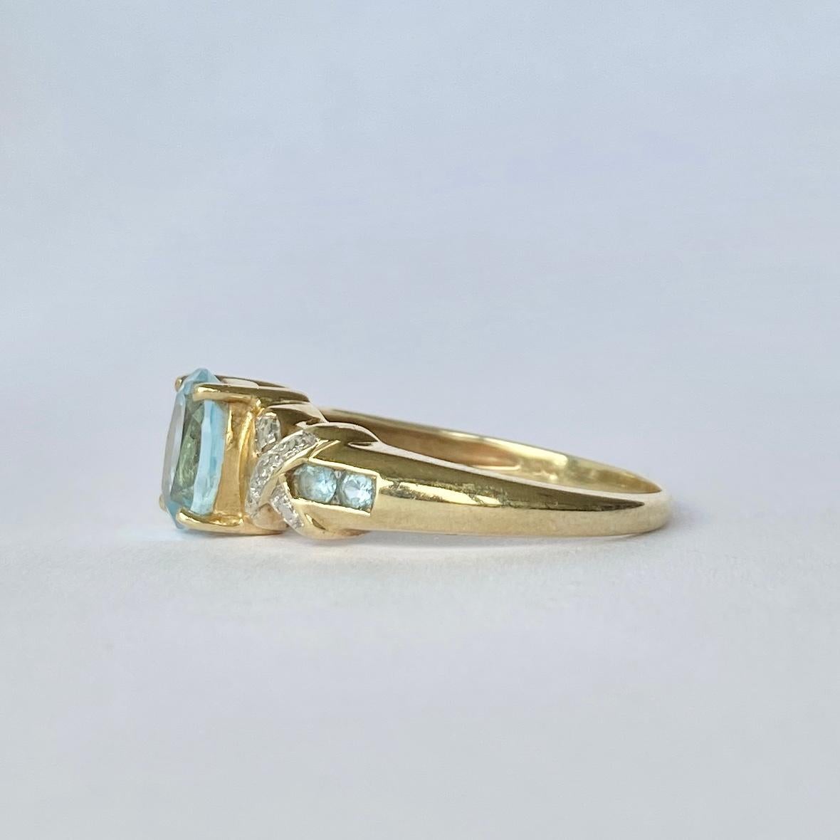 9 carat aquamarine ring