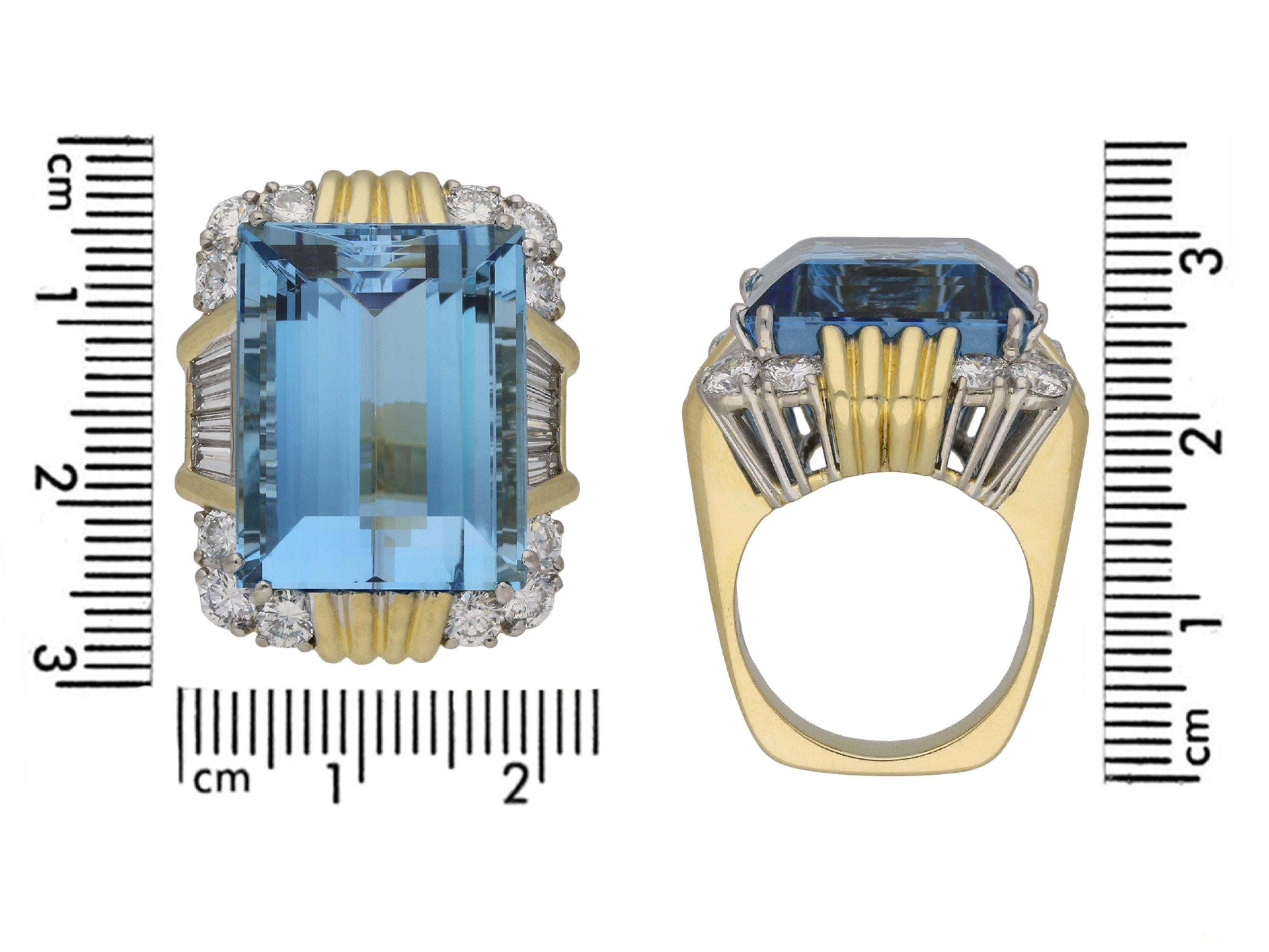 Vintage aquamarine and diamond cocktail ring, circa 1970 In Good Condition For Sale In London, GB