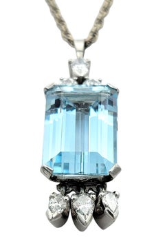 Vintage Aquamarine and Diamond Pendant Necklace 14 Karat White Gold & Platinum