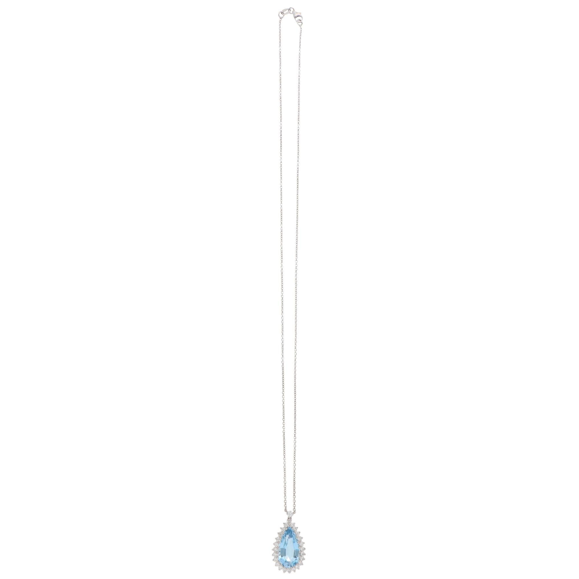 Modern Vintage Aquamarine and Diamond Pendant Necklace in White Gold For Sale