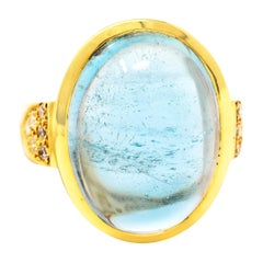 Vintage Aquamarine Diamond 18 Karat Yellow Gold Gemstone Ring