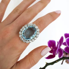 Vintage Aquamarine, Diamond and 18 Karat Gold Cluster Ring, 14.00 Carats