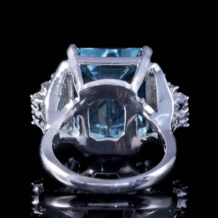 Vintage Aquamarine Diamond Cocktail Ring in 15ct Aqua In Good Condition For Sale In Kendal, GB