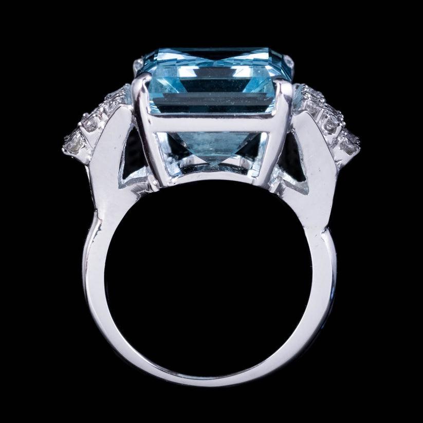 Women's Vintage Aquamarine Diamond Cocktail Ring in 15ct Aqua For Sale