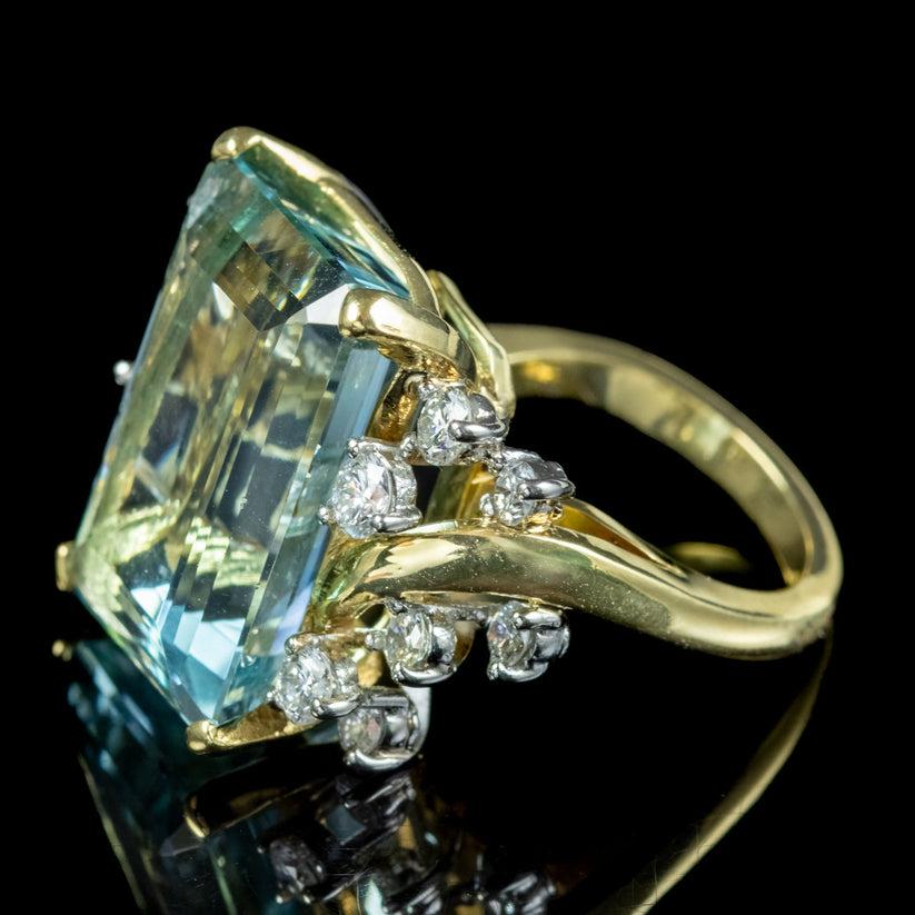 Art Deco Vintage Aquamarine Diamond Cocktail Ring in 17 Carat Aqua