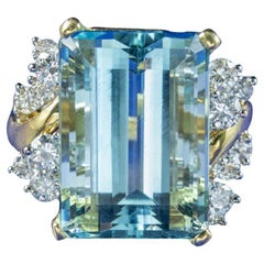 Vintage Aquamarine Diamond Cocktail Ring in 17 Carat Aqua
