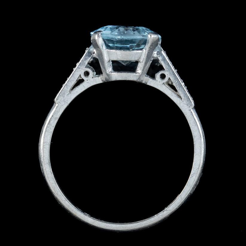 Vintage Aquamarine Diamond Ring in 3.8 Carat Aqua In Good Condition For Sale In Kendal, GB