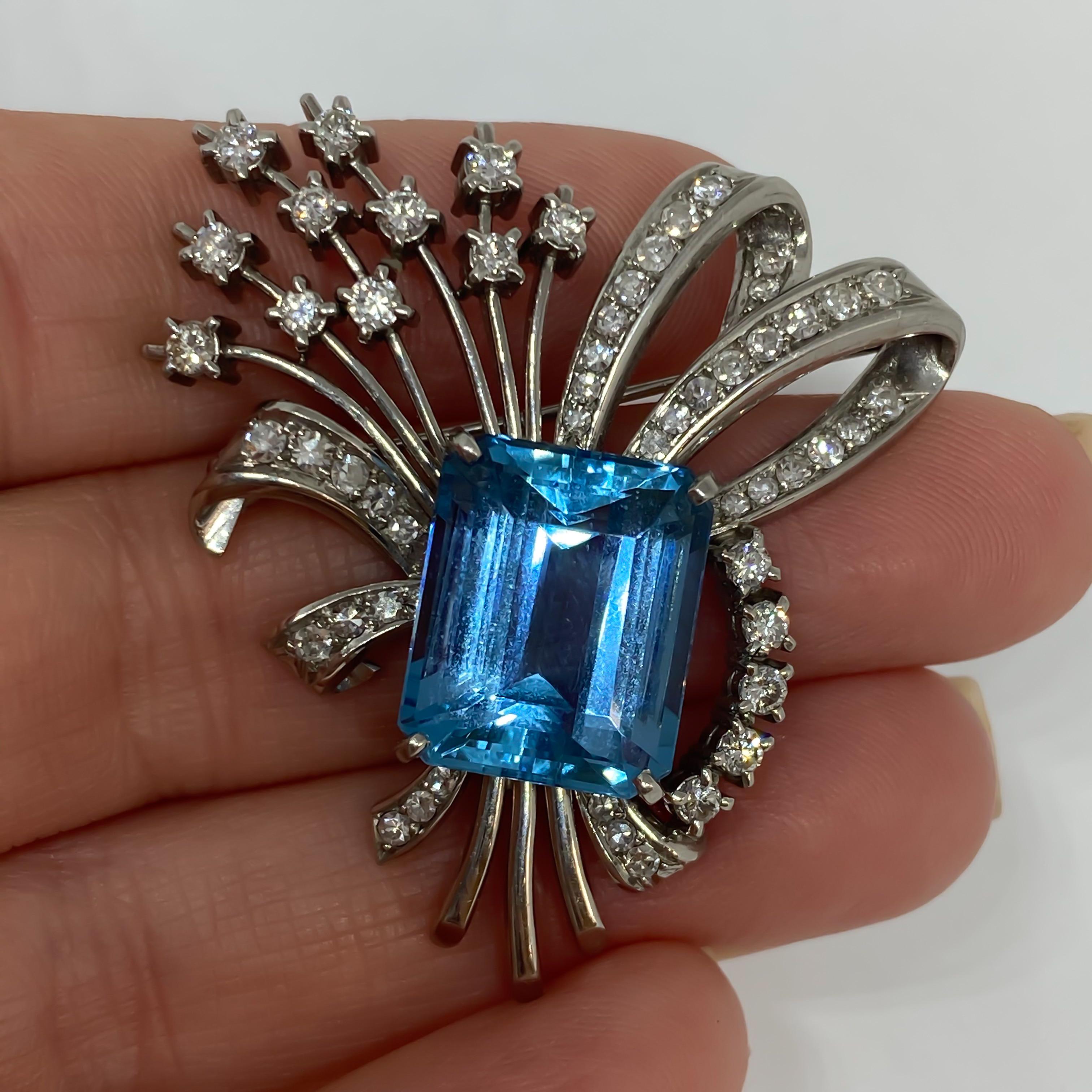 Vintage Aquamarine and Diamond Spray Brooch Platinum 14.17 Carat In Excellent Condition In Carmel-by-the-Sea, CA