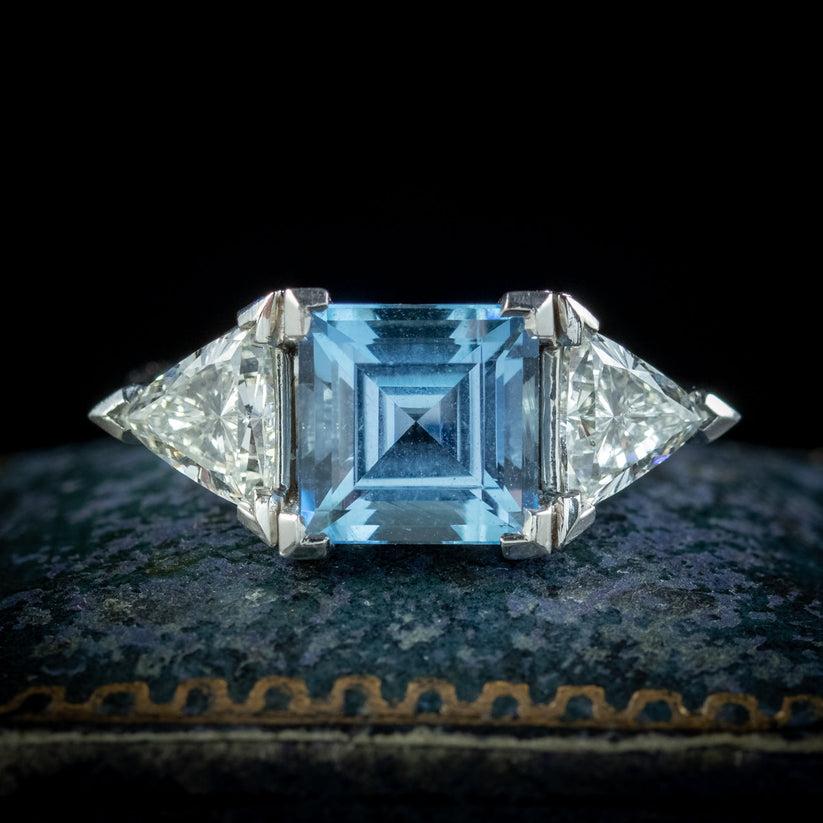 Vintage Aquamarine Diamond Trilogy Ring in 3 Carat Aqua For Sale 2