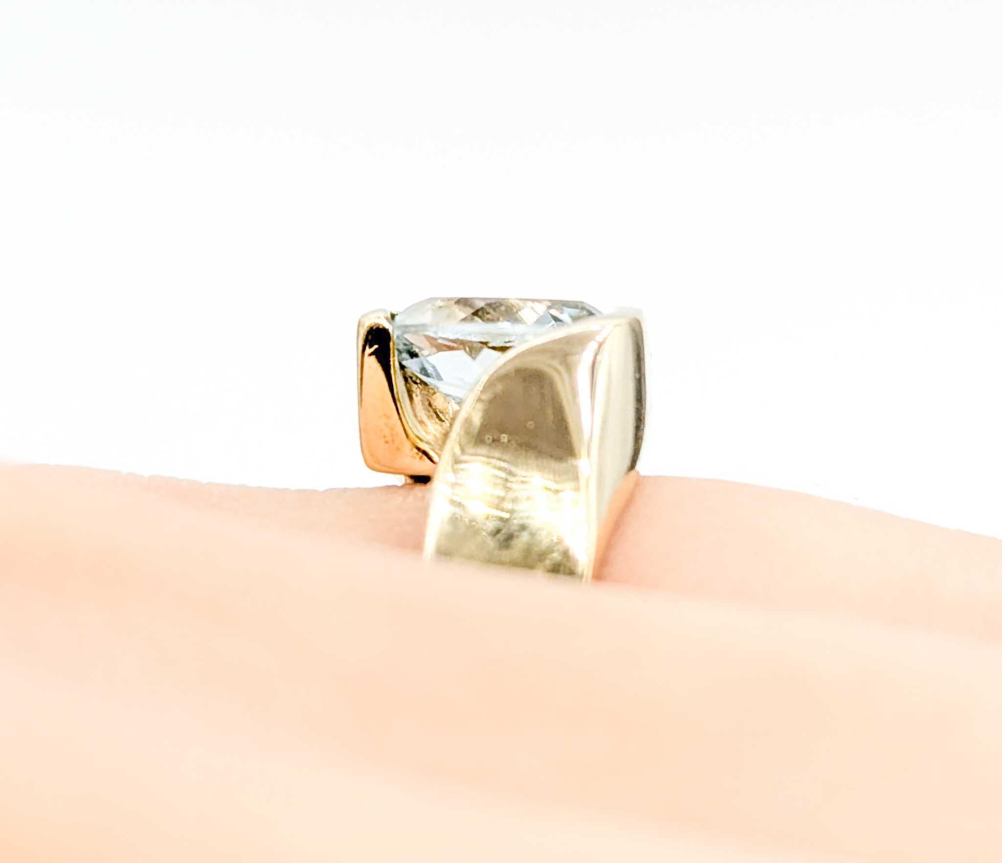 Oval Cut Vintage Aquamarine Ring in 14k Yellow Gold For Sale