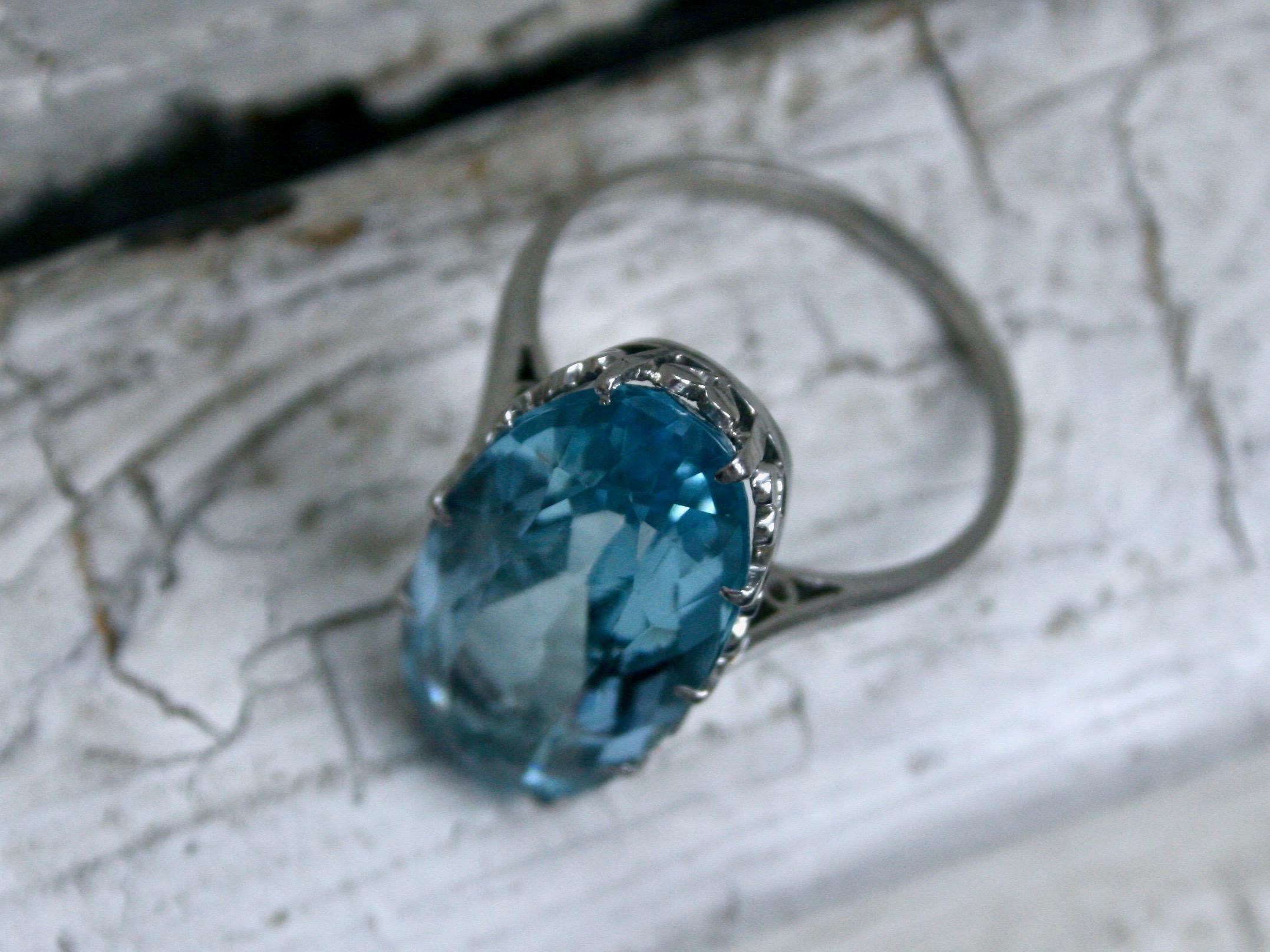 aquamarine solitaire engagement rings
