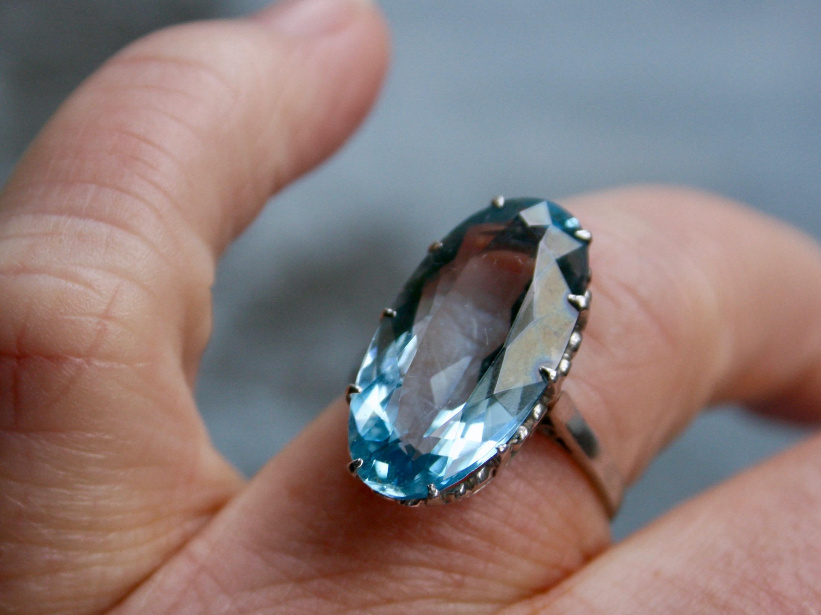 Oval Cut Vintage Aquamarine Solitaire Ring Engagement Ring in Platinum, 10.00 Carat