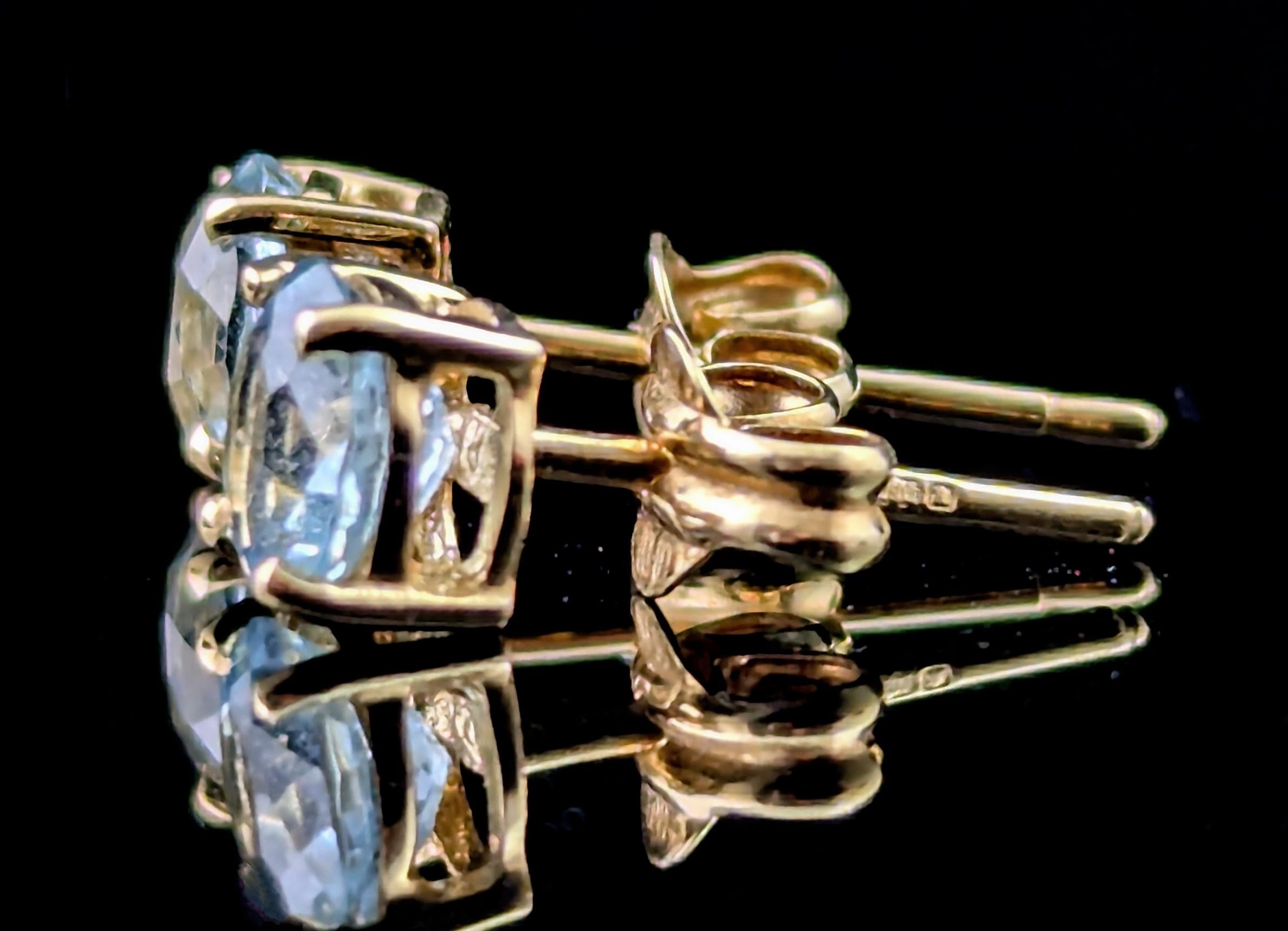 Vintage Aquamarin-Ohrstecker, 18 Karat Gelbgold (Brillantschliff) im Angebot
