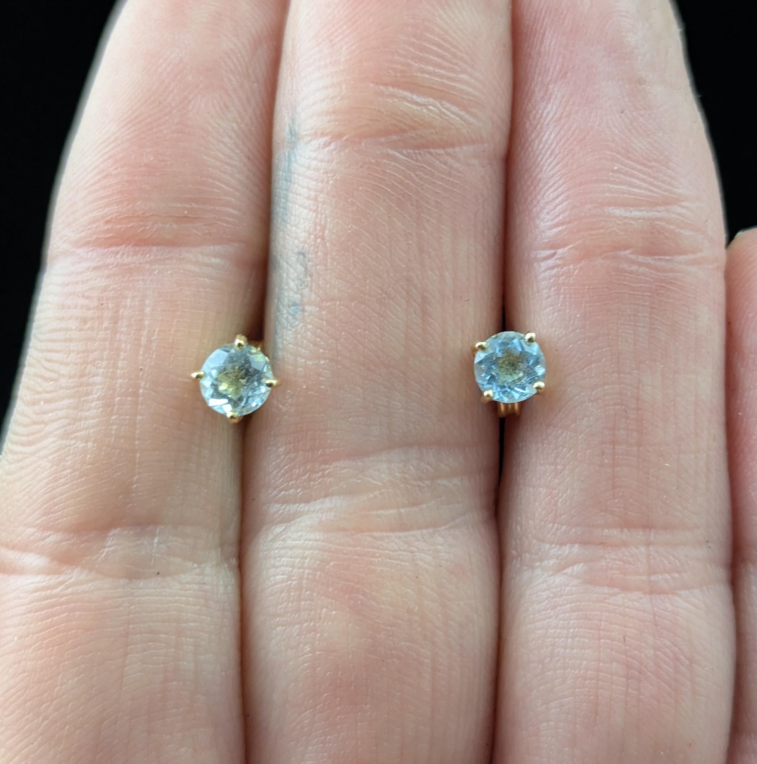Vintage Aquamarin-Ohrstecker, 18 Karat Gelbgold im Zustand „Gut“ im Angebot in NEWARK, GB