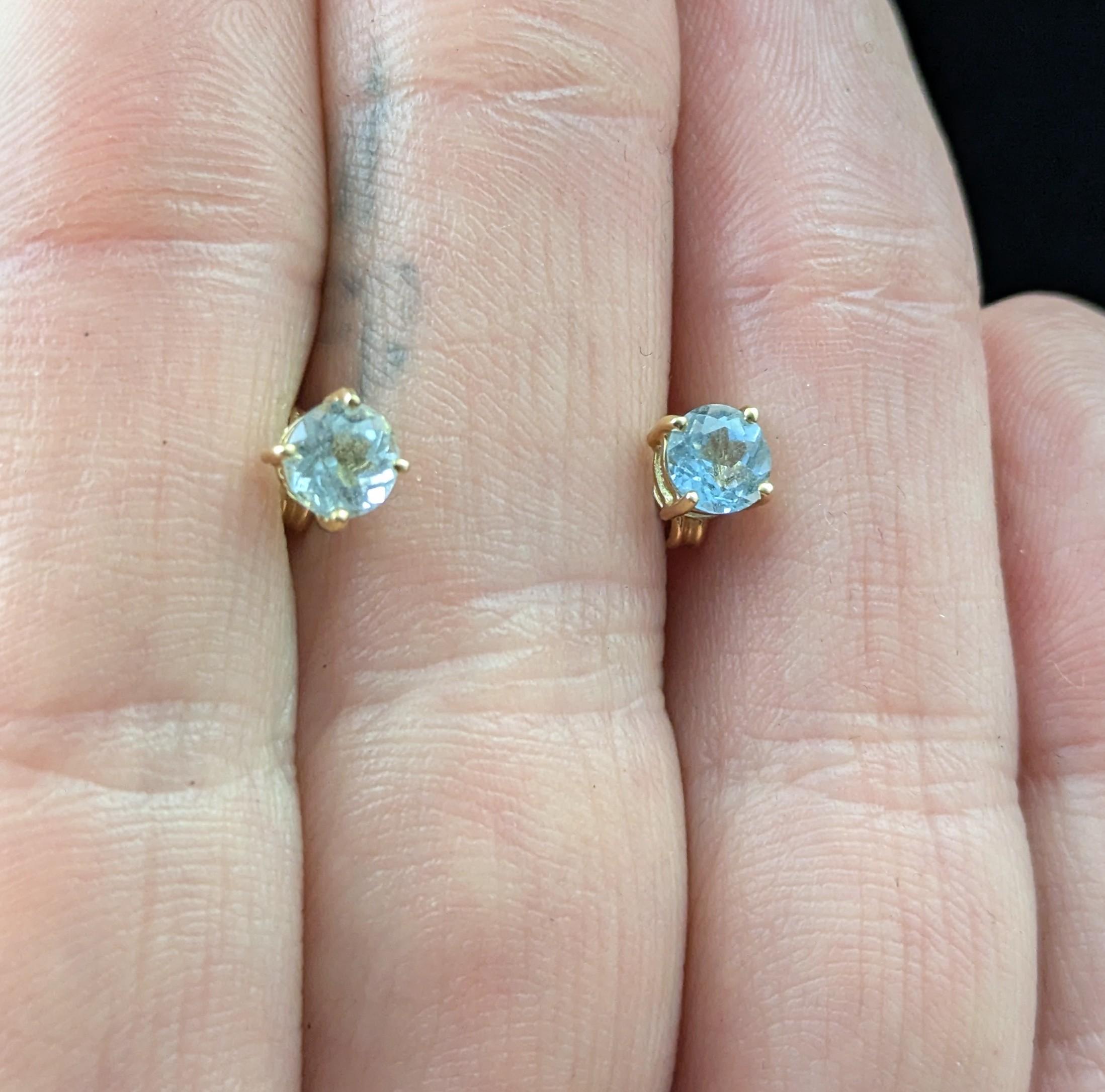 Vintage Aquamarin-Ohrstecker, 18 Karat Gelbgold für Damen oder Herren im Angebot