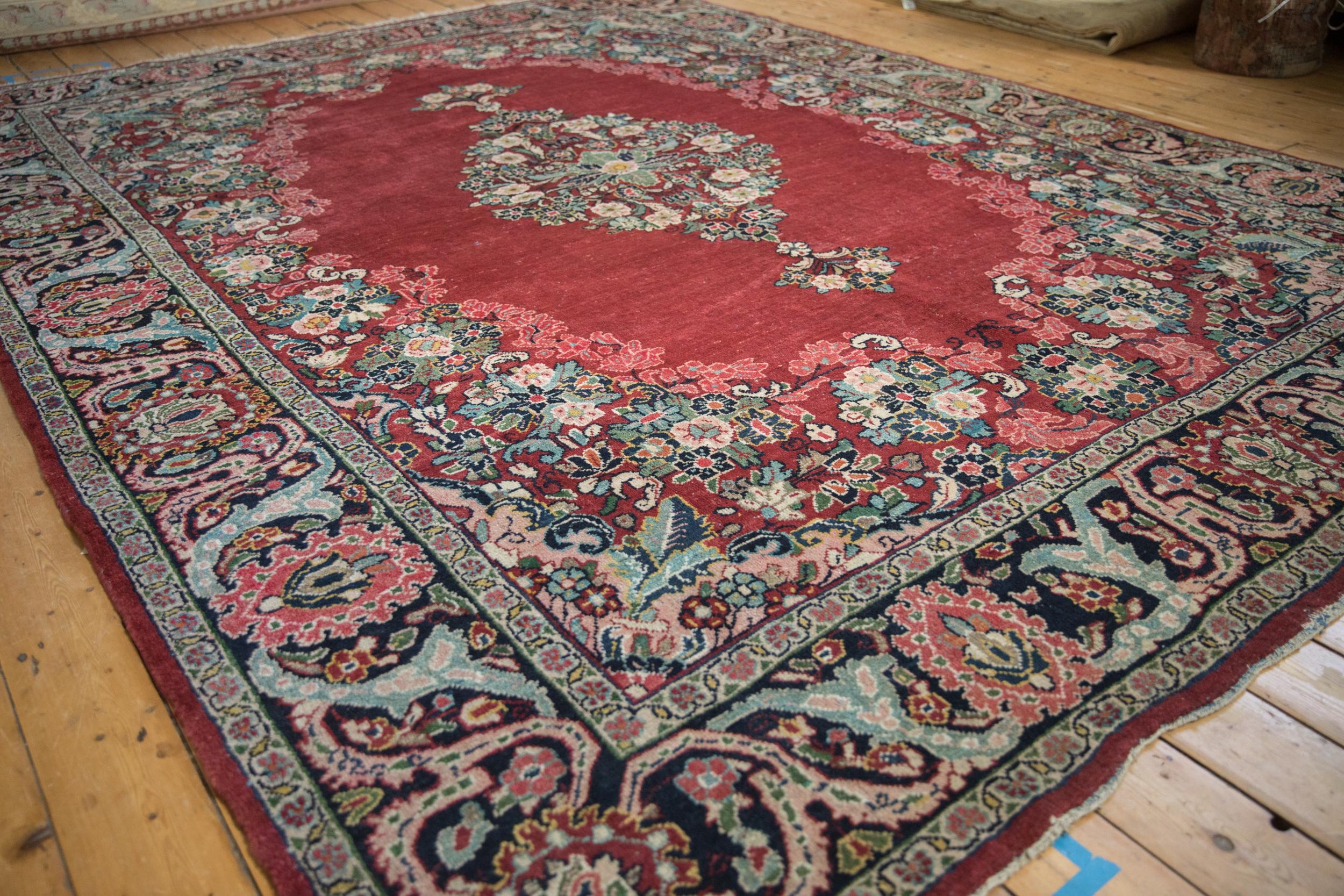 Vintage Arak Carpet In Good Condition For Sale In Katonah, NY