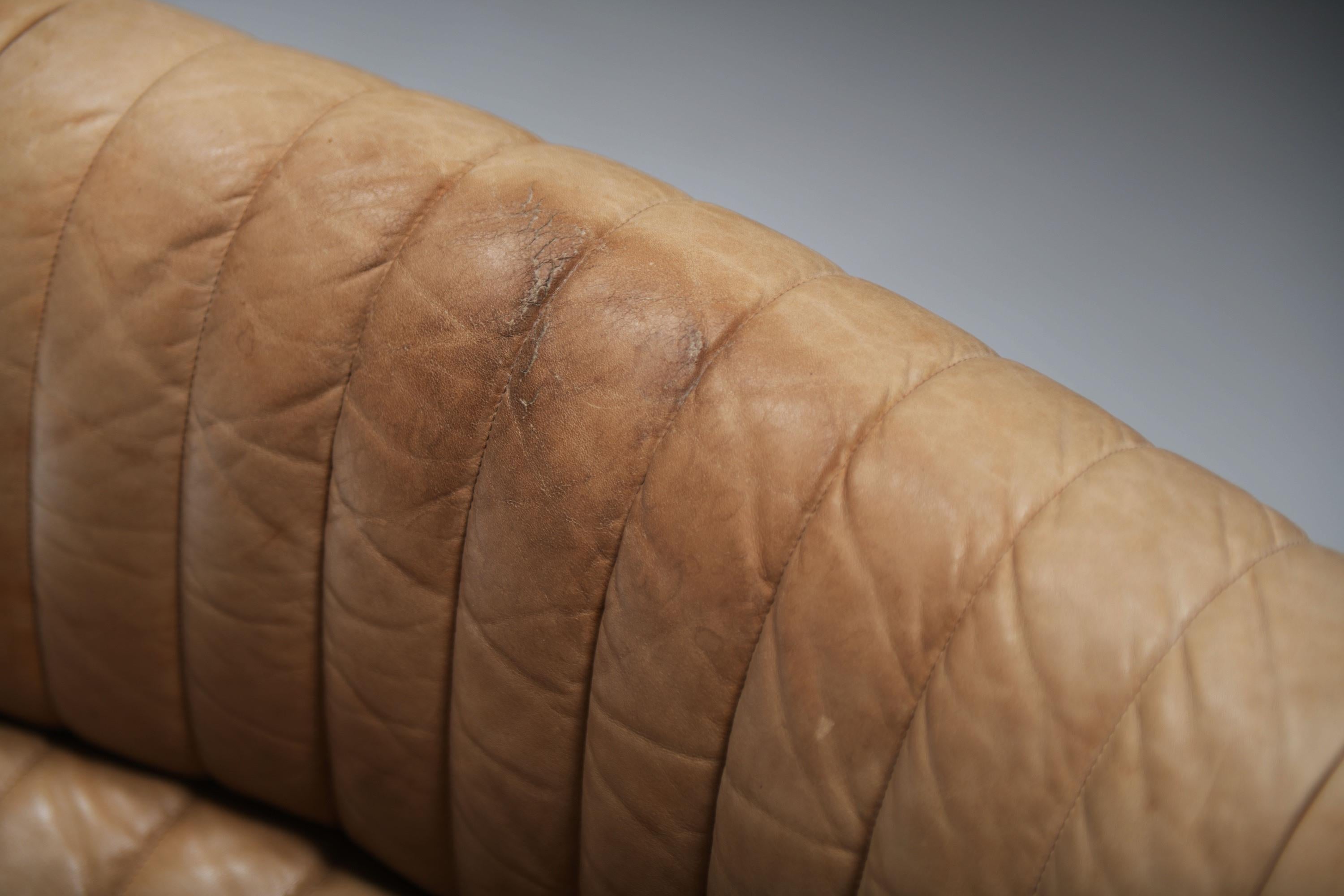 Aralia '1981' d'epoca in pelle originale di Michel Ducaroy per Ligne Roset in vendita 10