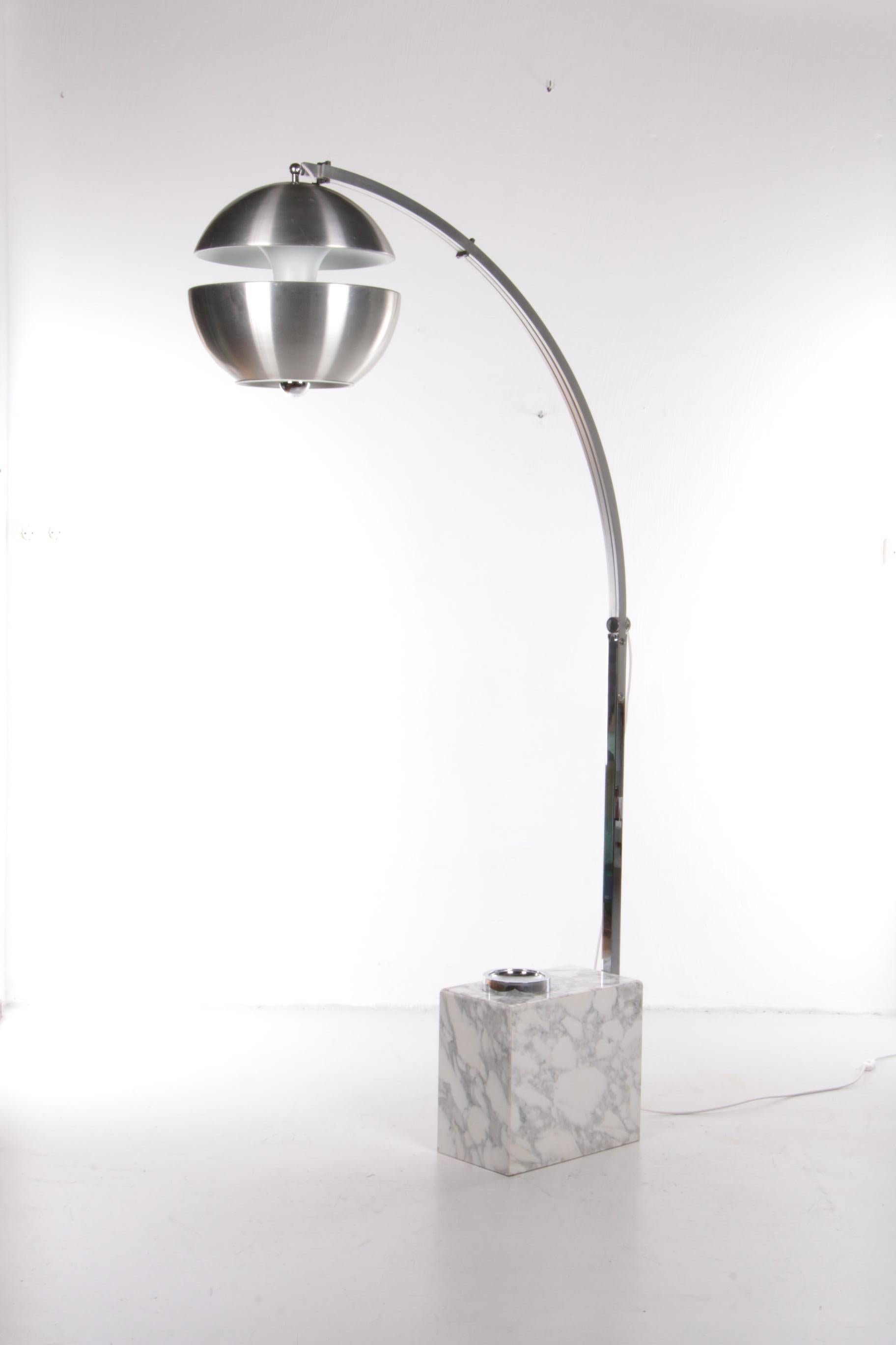 Vintage Arc lamp in the style of Piere Giacomo Gastiglioni, 1960

This very extravagant floor lamp from 1960 stands out not for its size and unique design, but also for its functionality and variability.

This lamp was designed for the dining