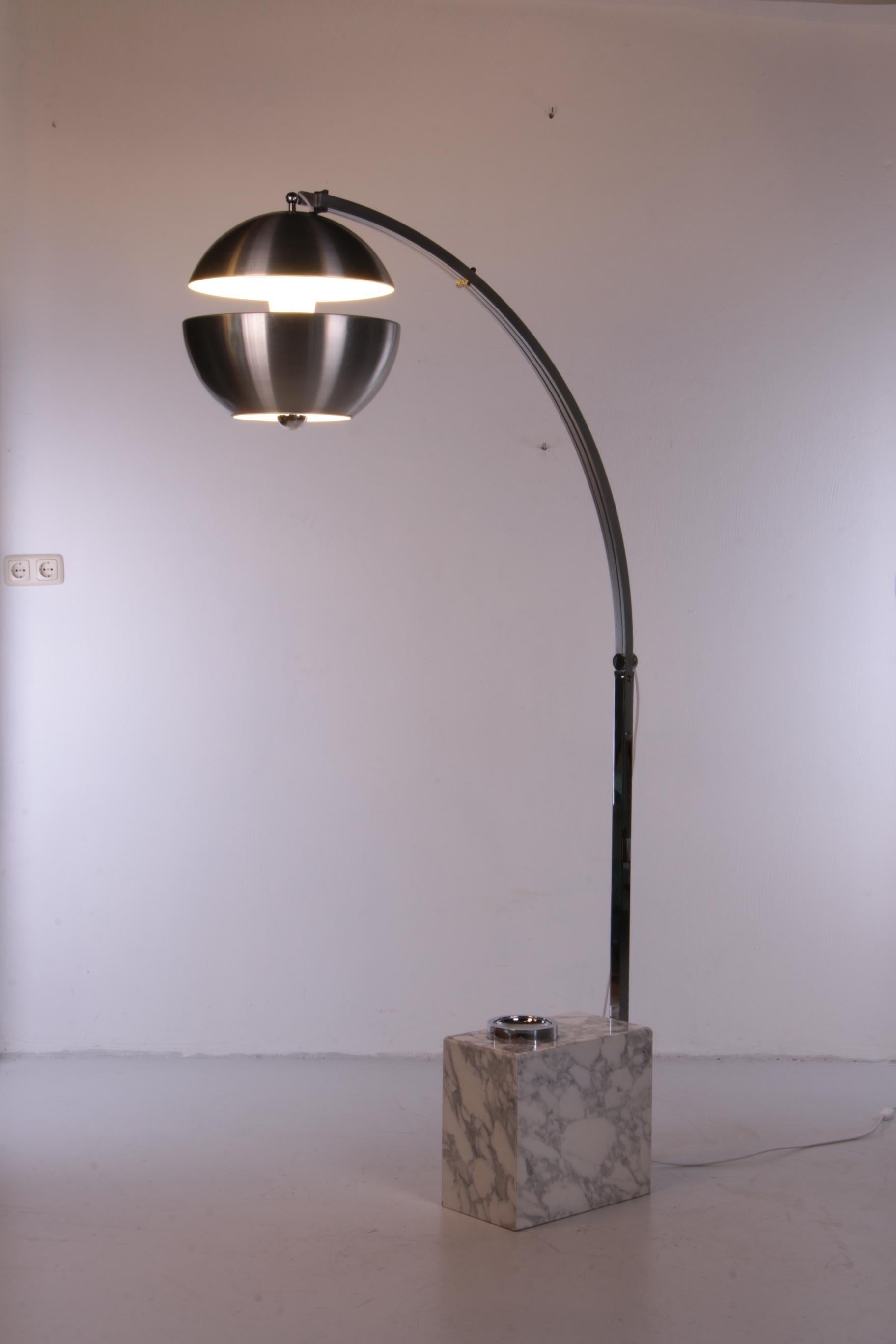 Vintage Arc Lamp in the Style of Piere Giacomo Gastiglioni, 1960 In Good Condition In Oirlo, LI