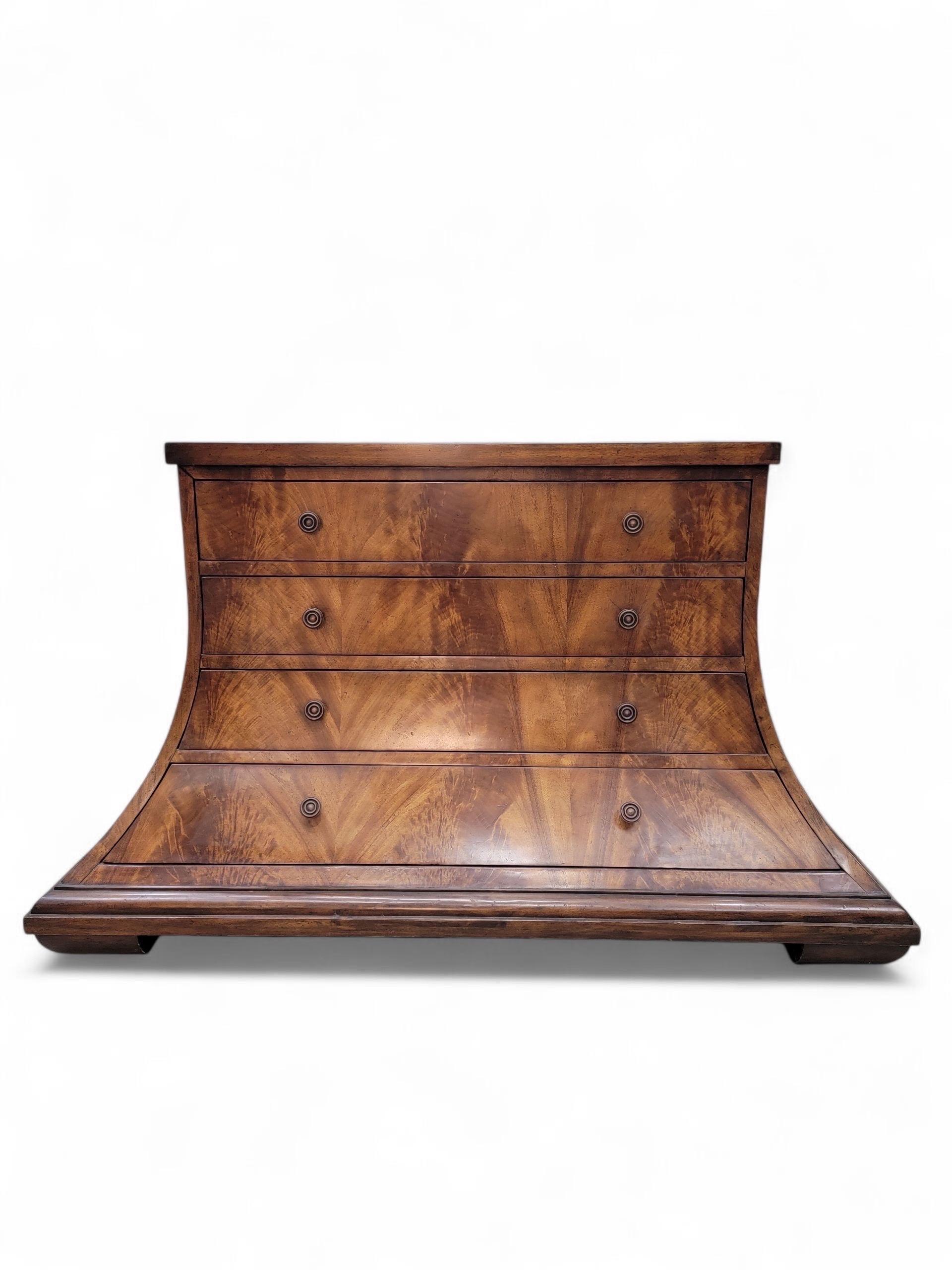 Comò d'epoca ad arco in radica di noce con piano in marmo Monarch Furniture per Century Furniture 2 in vendita 6