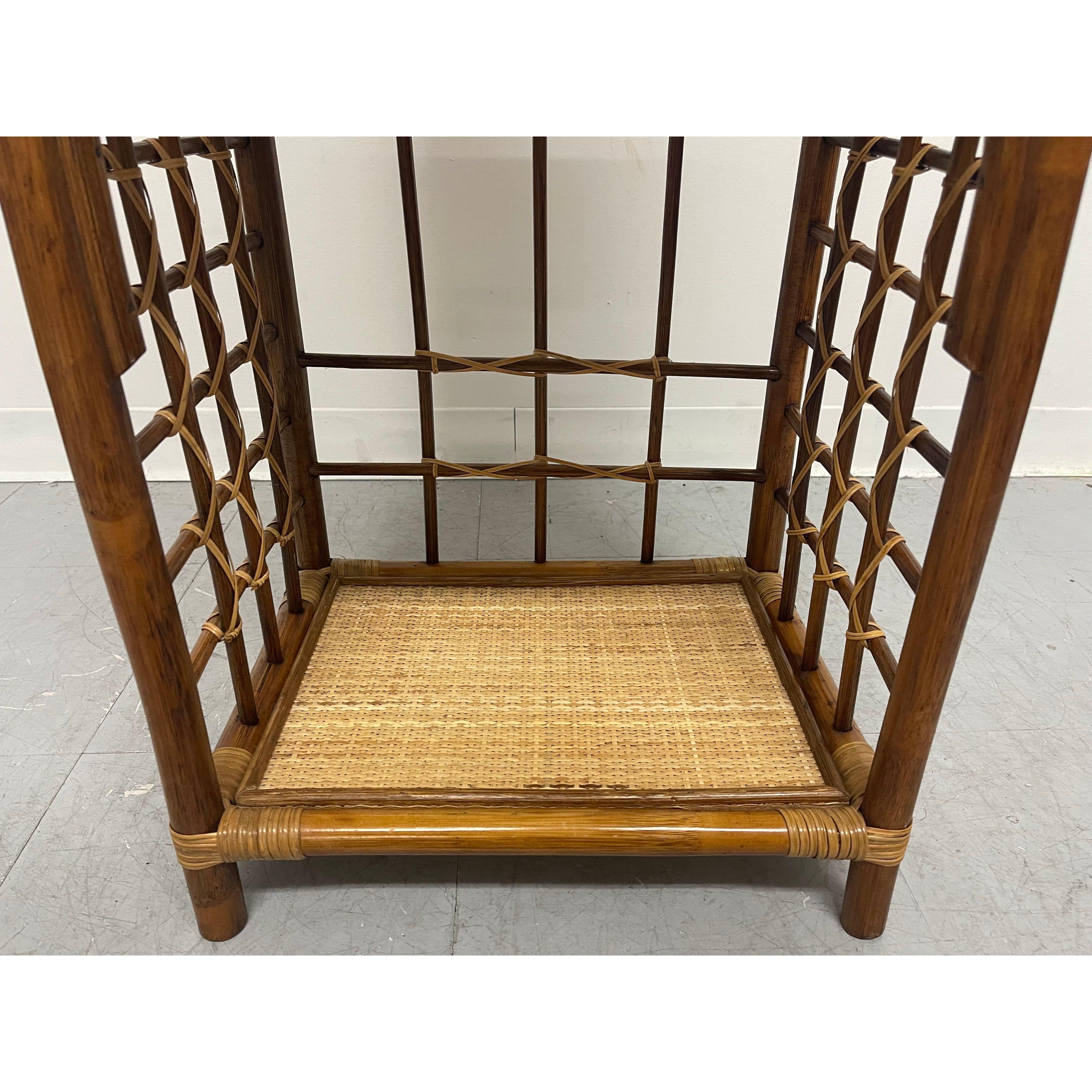 Rattan Libreria Etagere ad arco in rattan con canne, d'epoca in vendita
