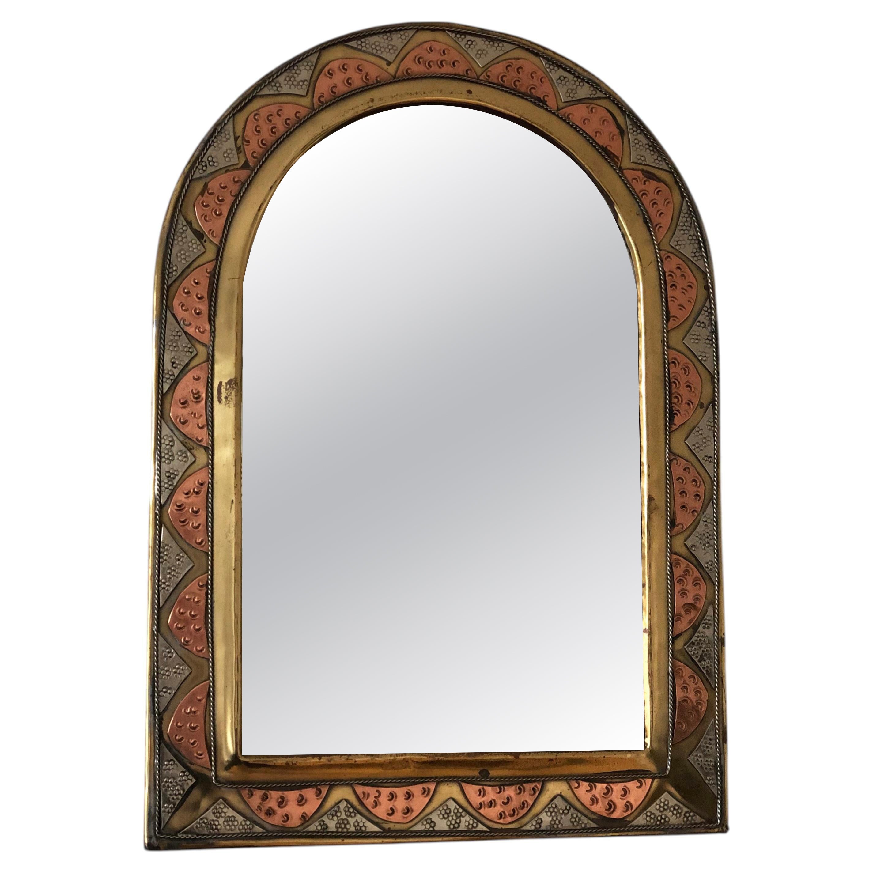 Specchio da parete ad arco vintage - spagnolo, Hollywood Regency, d'ispirazione marocchina anni '60