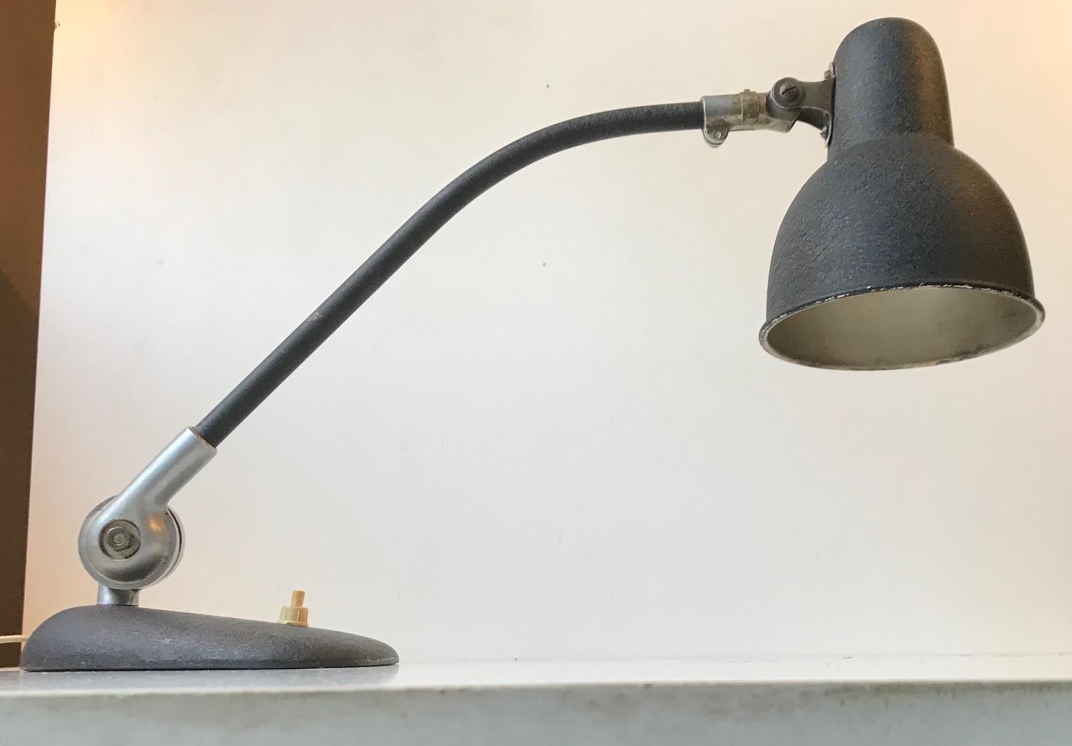 Bauhaus Lampe de bureau d'architecte vintage de l'ASAS, années 1940 en vente
