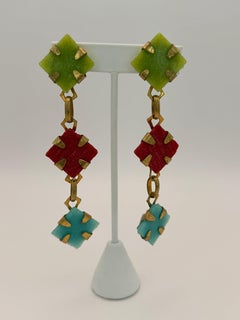 Orecchini architettonici d'epoca in oro colorato di Herve Van der Straeten