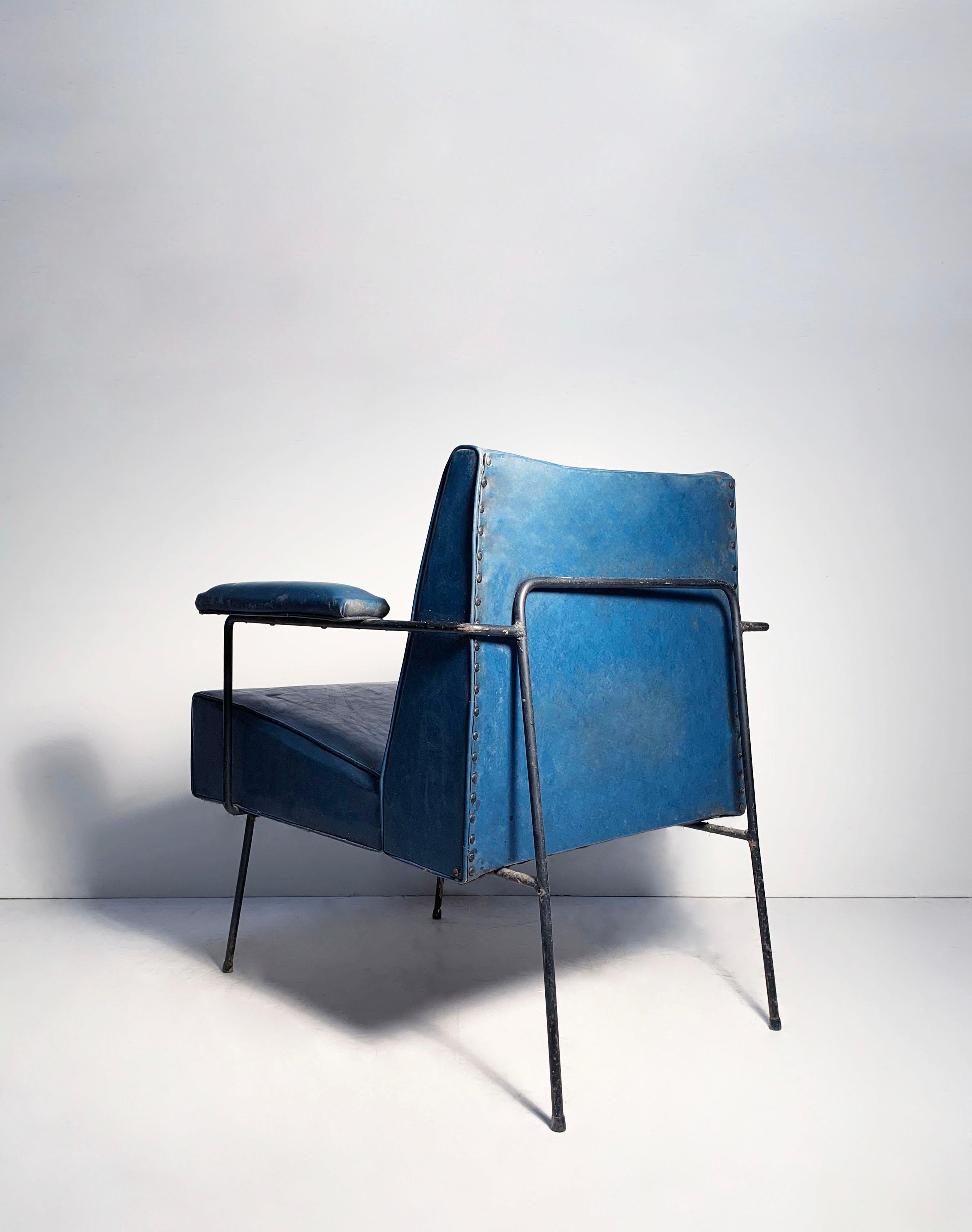 Mid-Century Modern Chaise longue vintage avec cadre en fer et design architectural en vente