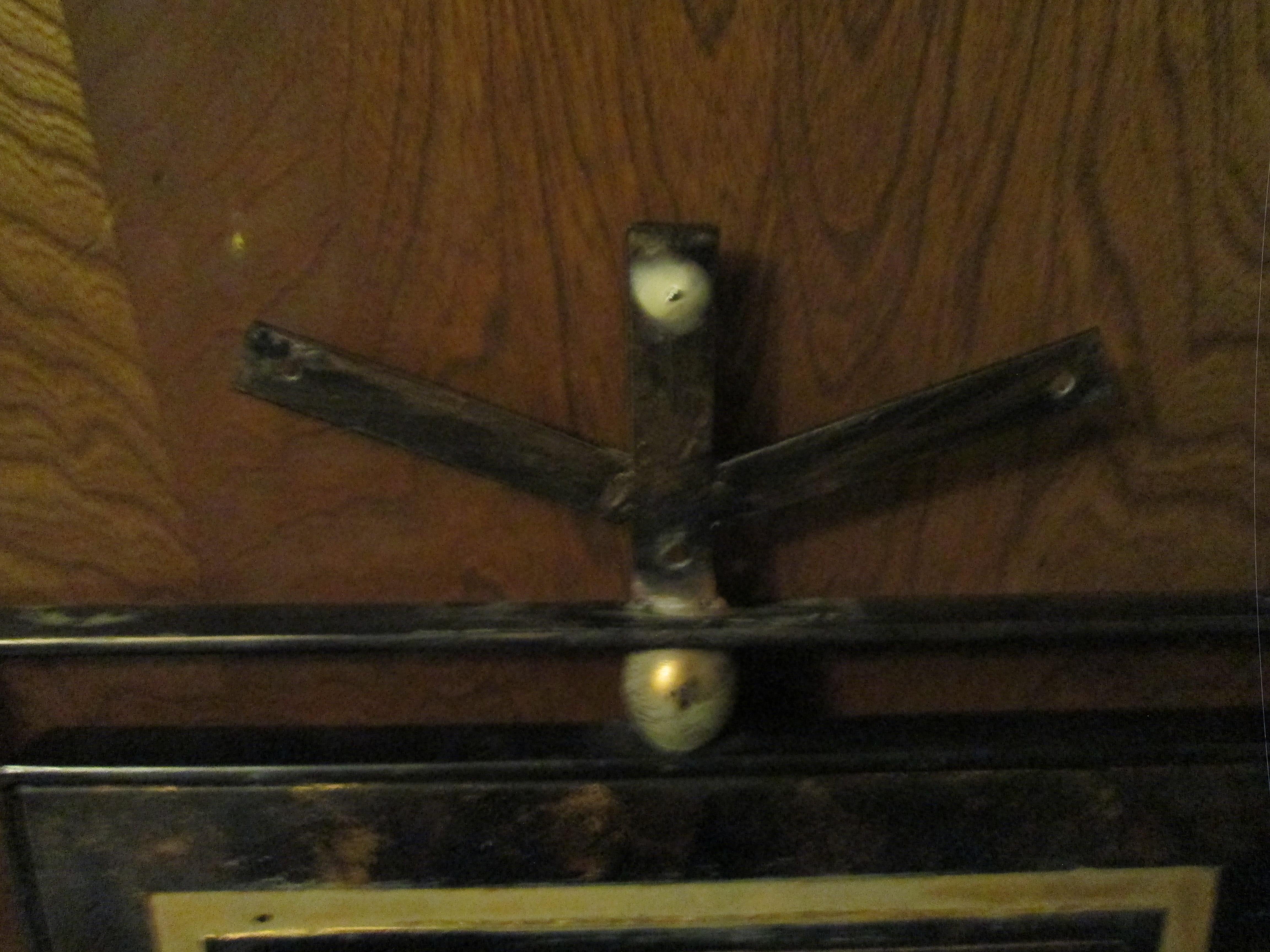 Vintage architektonischen Hand gemalt Eisen Panel mit vergoldeten (Neobarock) im Angebot