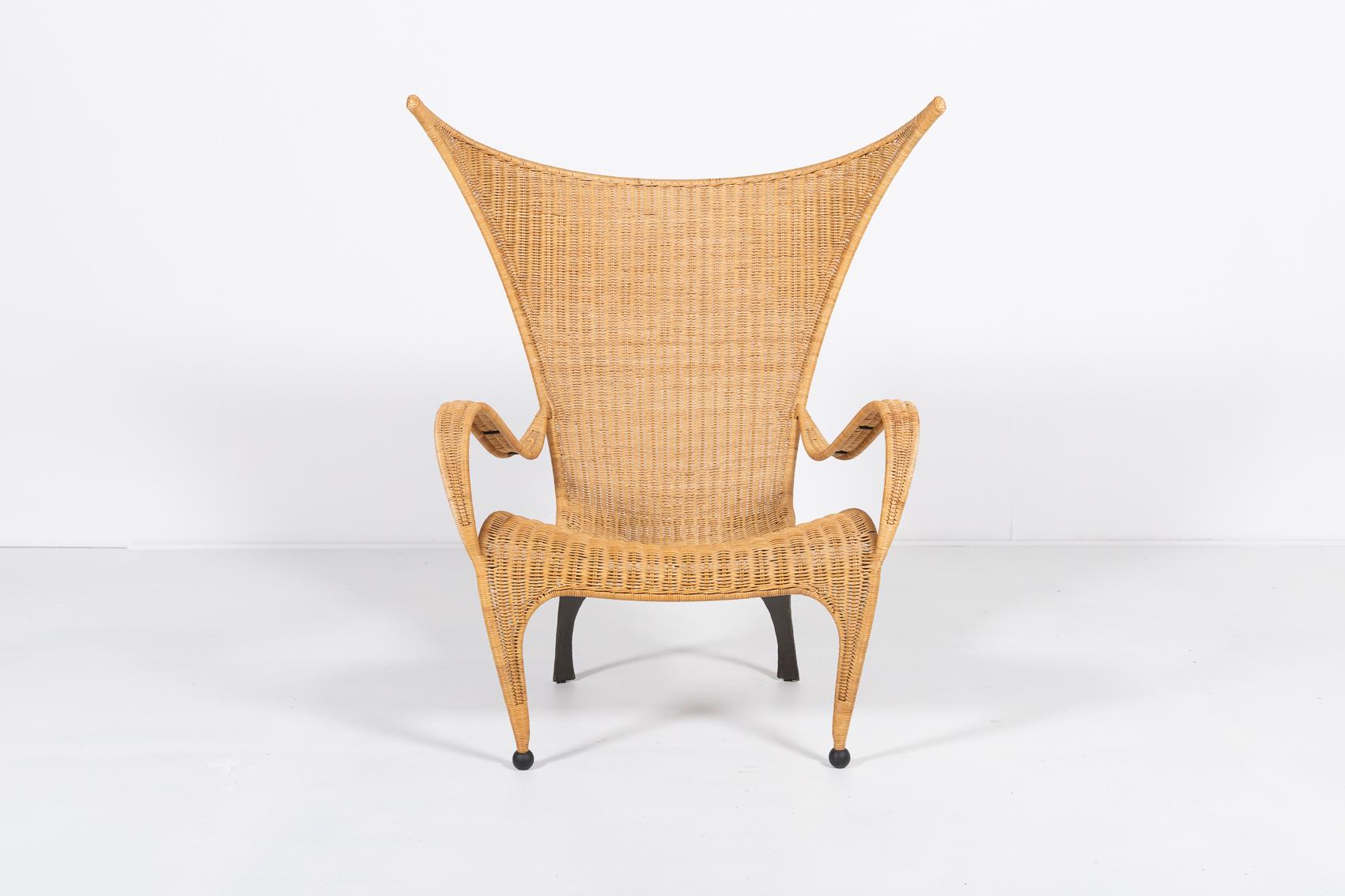 Vintage Architectural Italian design armchair For Sale 1