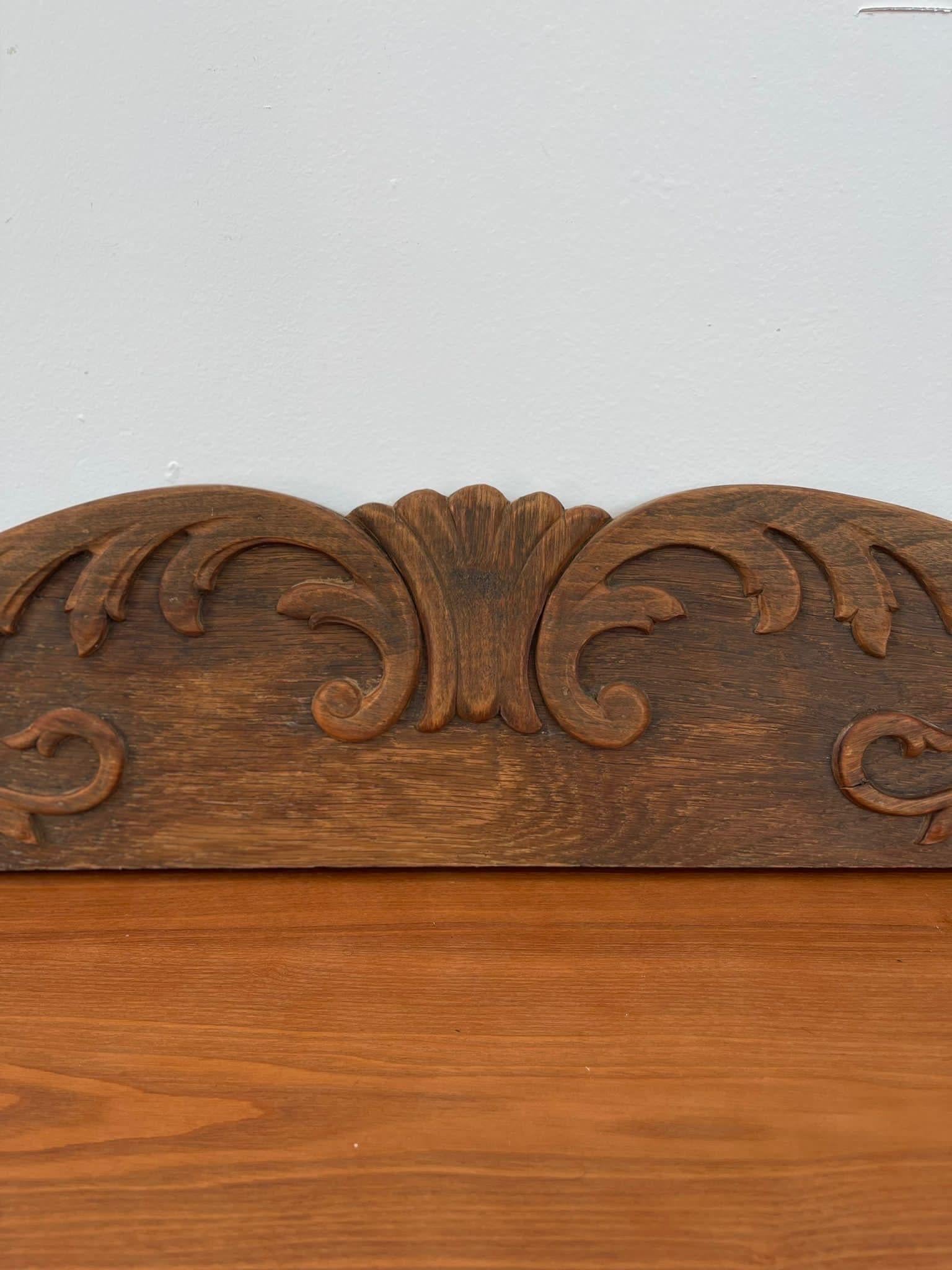 Vintage Architectural Salvage Decorative Caved Wood Trim In Good Condition For Sale In Seattle, WA