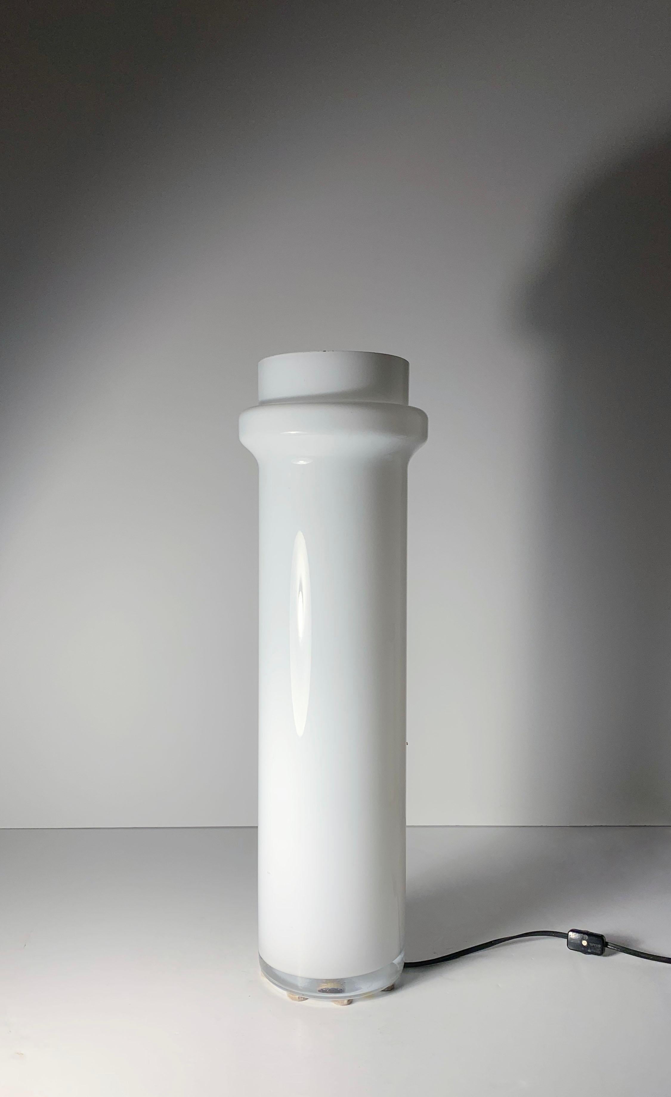 20ième siècle Lampe suédoise en verre architecturale vintage par Luxus en vente