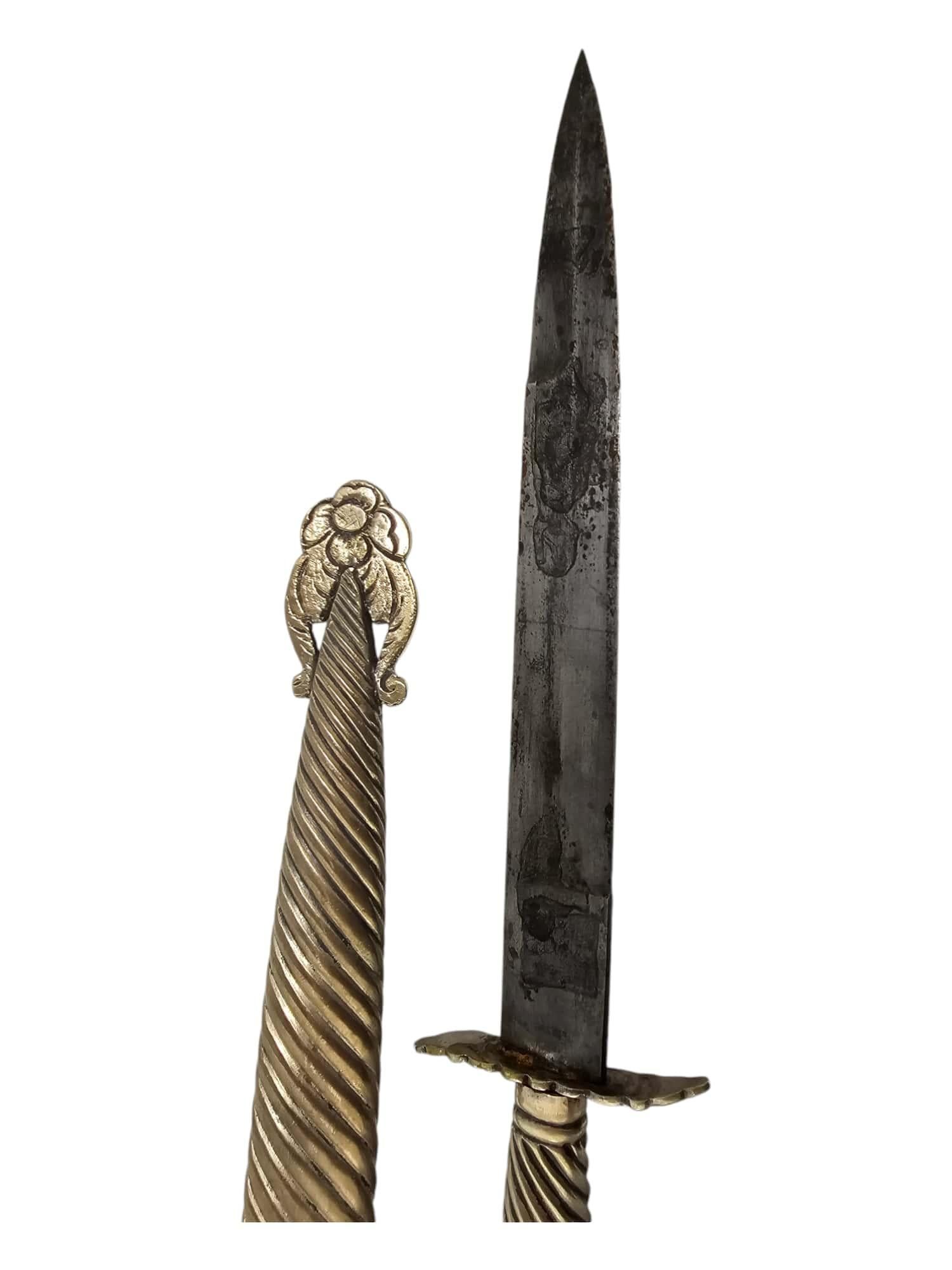 Milieu du XXe siècle Couteau argentin vintage - lame de 20 cm, métal argenté en vente