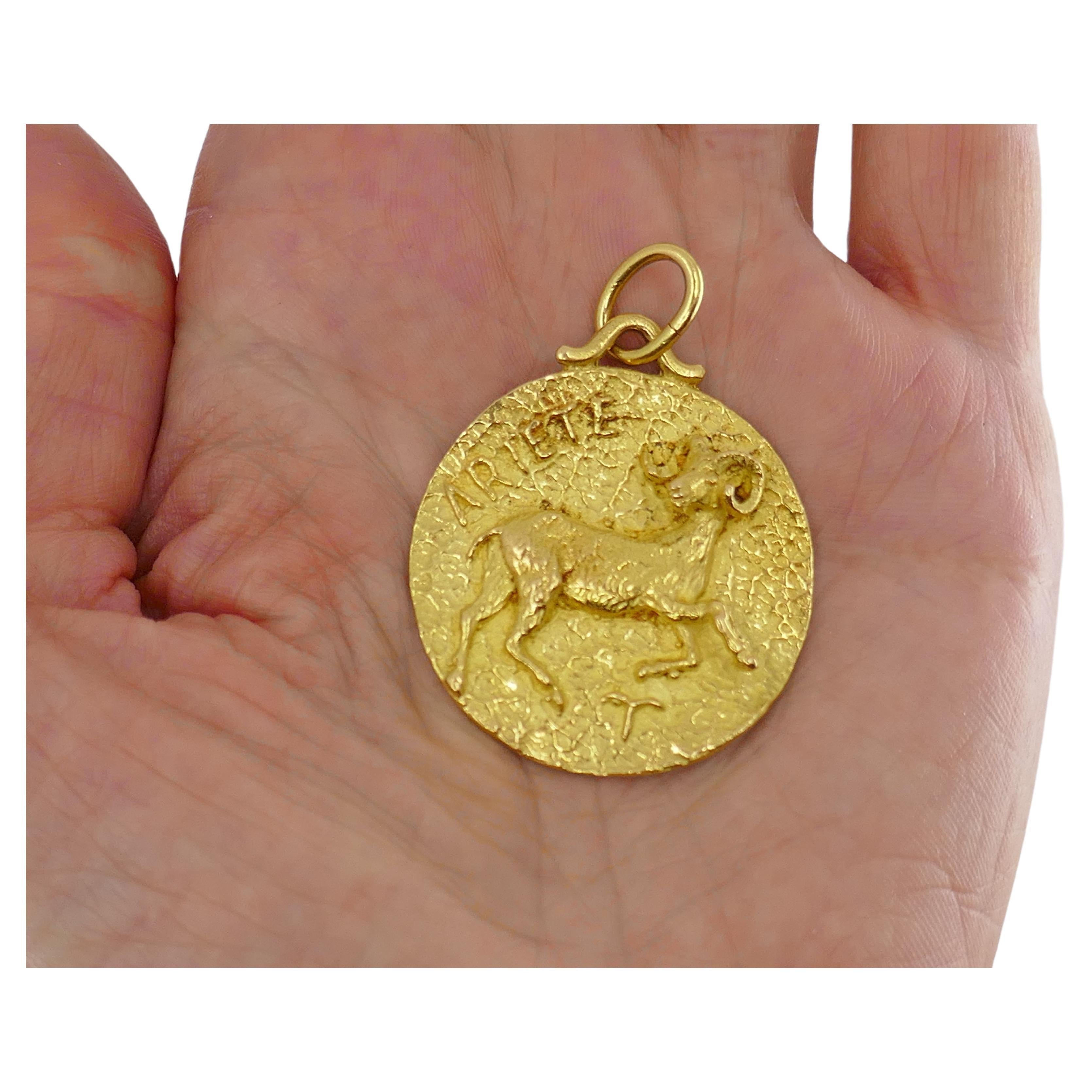 Vintage Aries Astrological Pendant 18k Gold 1