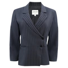 Chaqueta vintage de Armani Collezioni, asimétrica, de rayas finas azul marino y con doble botonadura