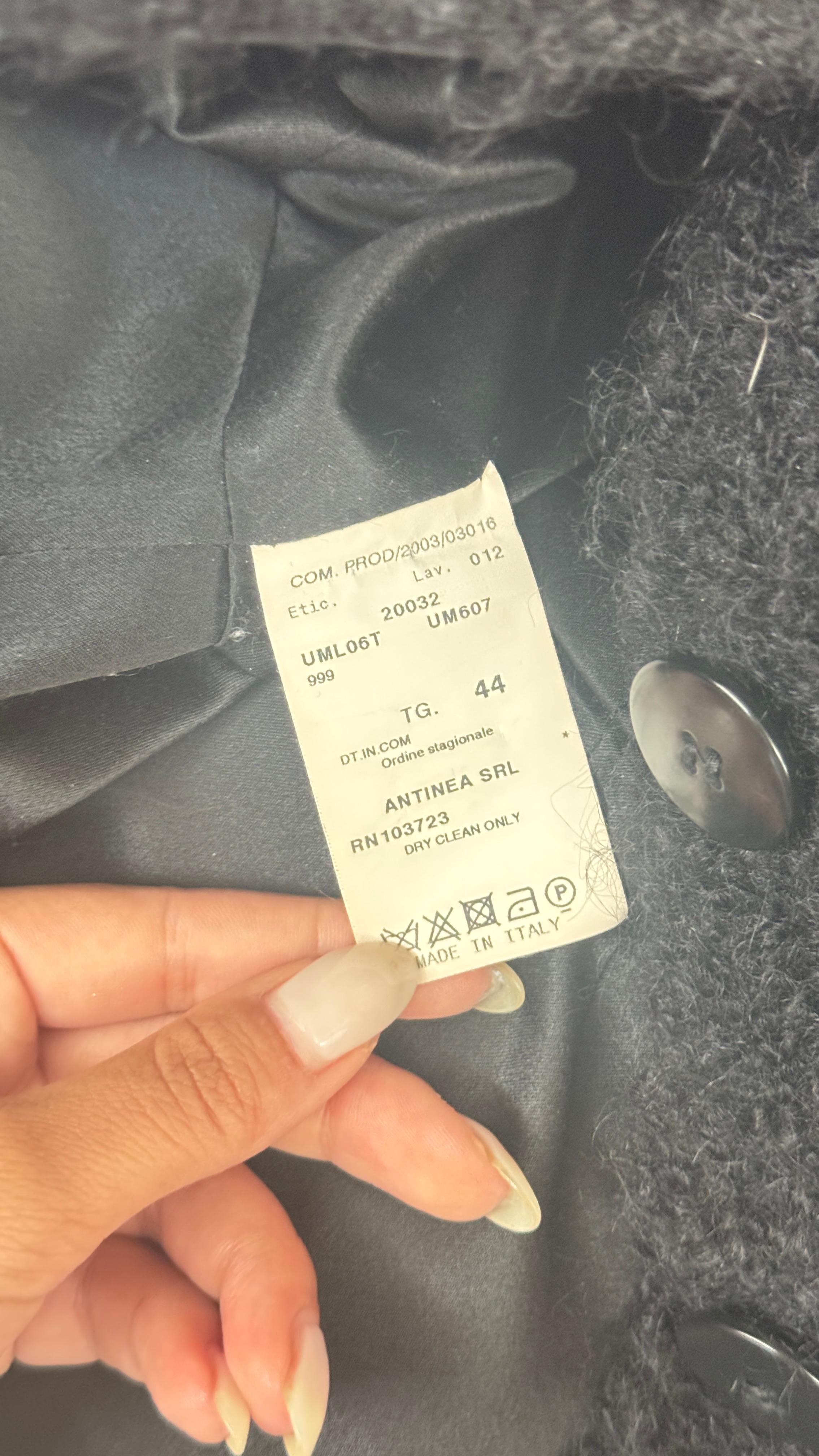 Vintage Armani Collezioni Black Bouclé Alpaca & Mohair Coat im Zustand „Gut“ im Angebot in Milano, IT