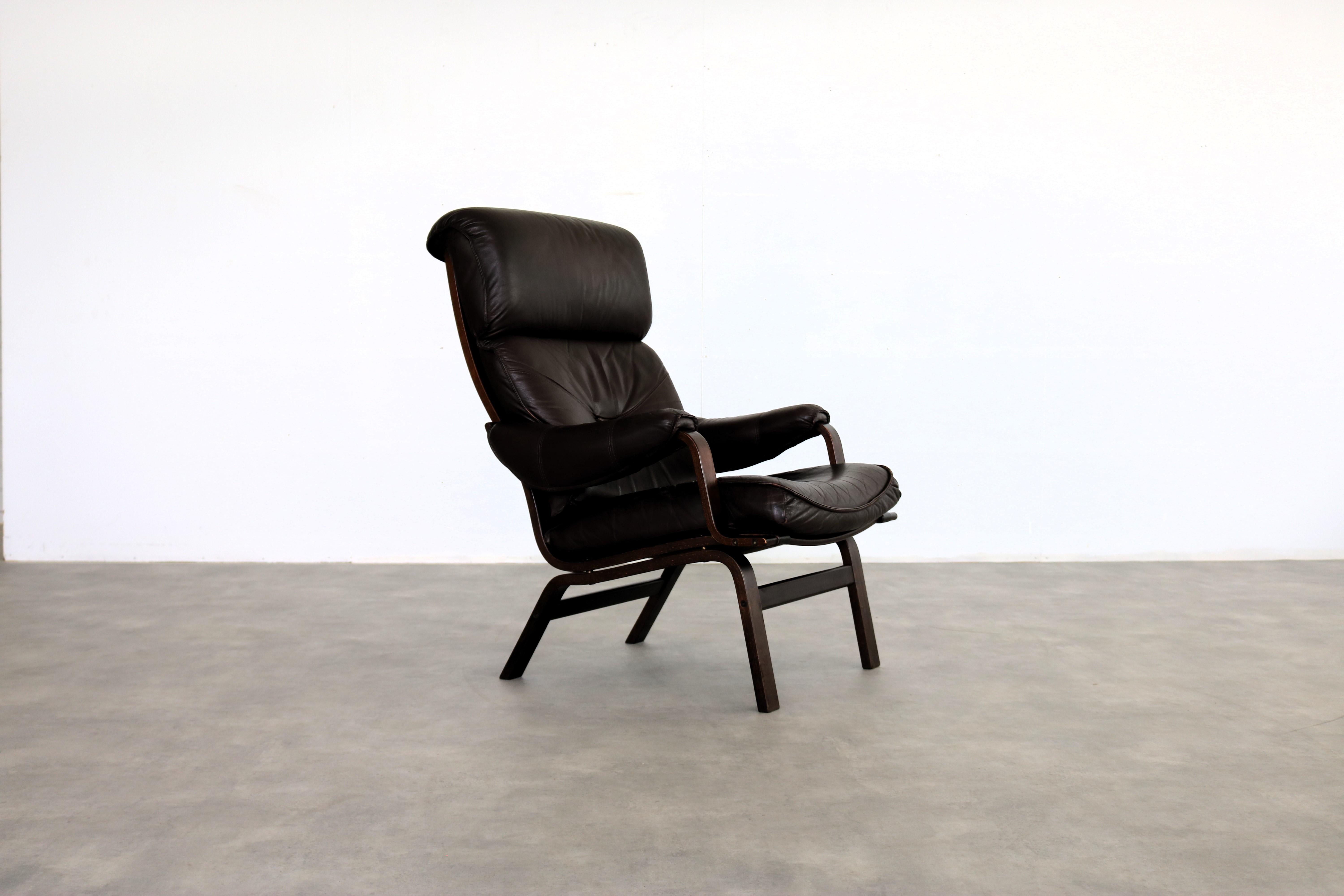 vintage armchair  armchair  lounge chair  Swedish

period  60's
design  unknown  style Ingmar Relling  Sweden
condition  good  light signs of use
size  102 x 76 x 80 (hxwxd) seat height 44 cm;

details  leather; wood;

article number  2449