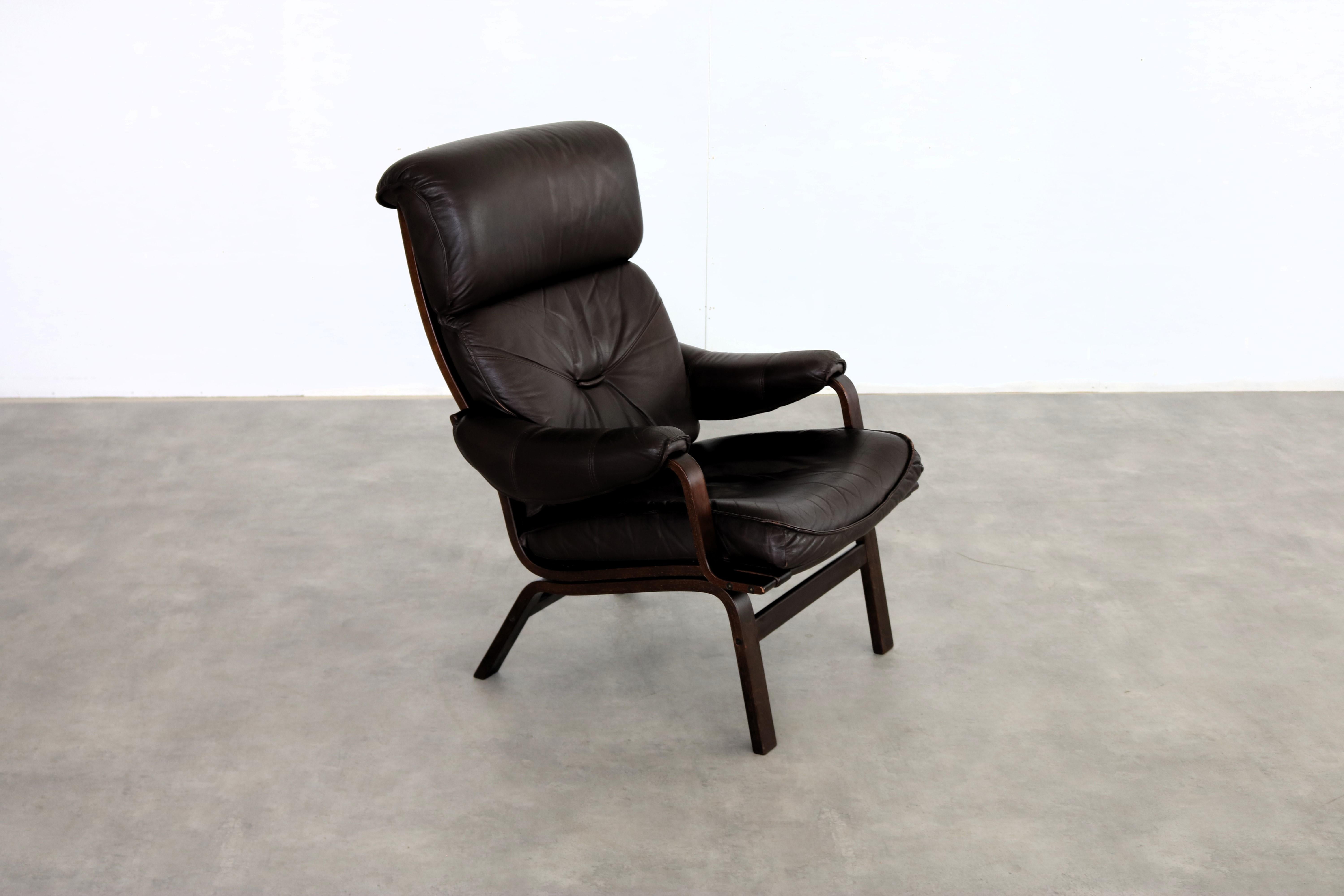 vintage armchair  armchair  lounge chair  Swedish In Good Condition For Sale In Lemmer, NL