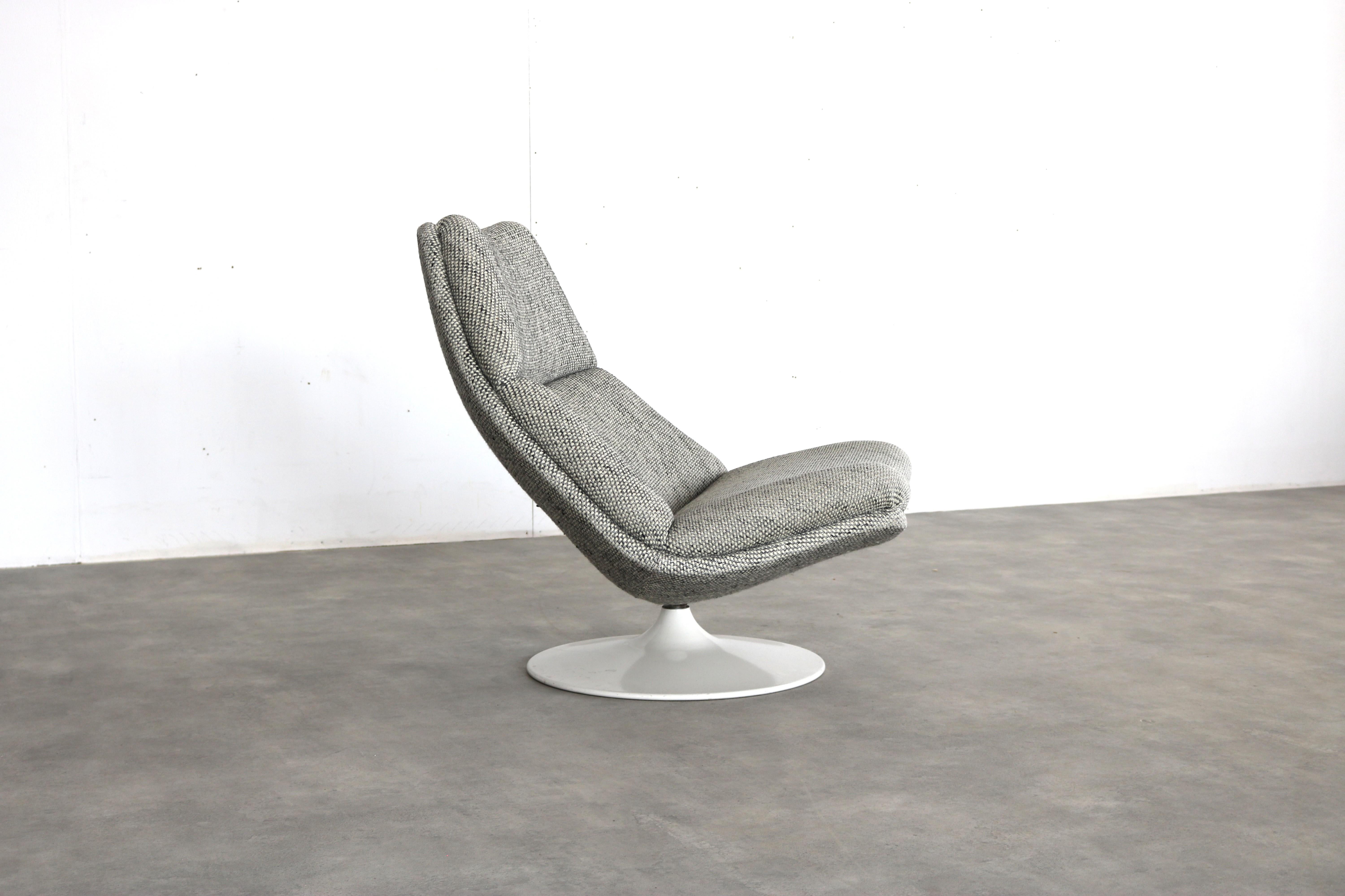 vintage armchair  Artifort lounge chair  60s design im Zustand „Gut“ im Angebot in Lemmer, NL