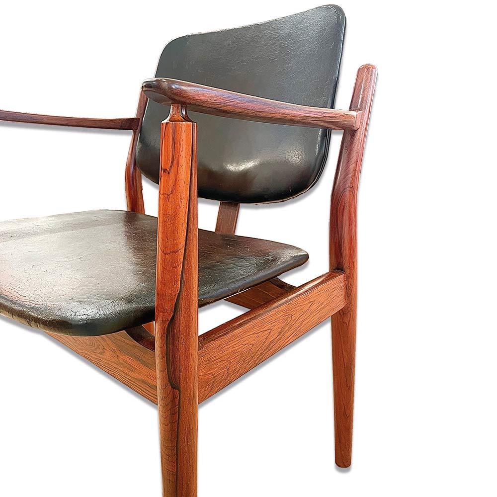 Mid-Century Modern Vintage armchair by Arne Vodder