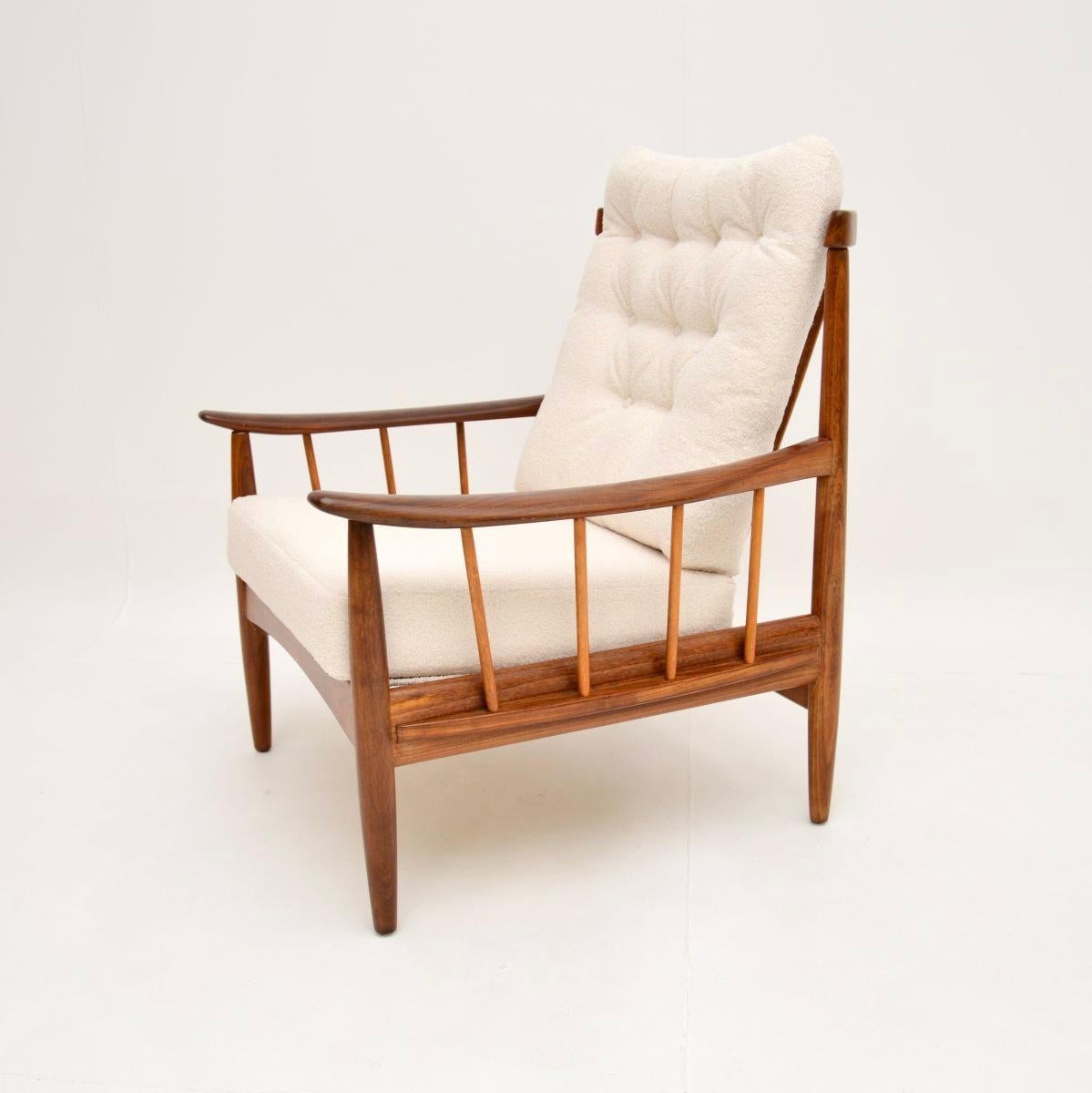 Vintage Armchair by Greaves and Thomas In Good Condition In London, GB